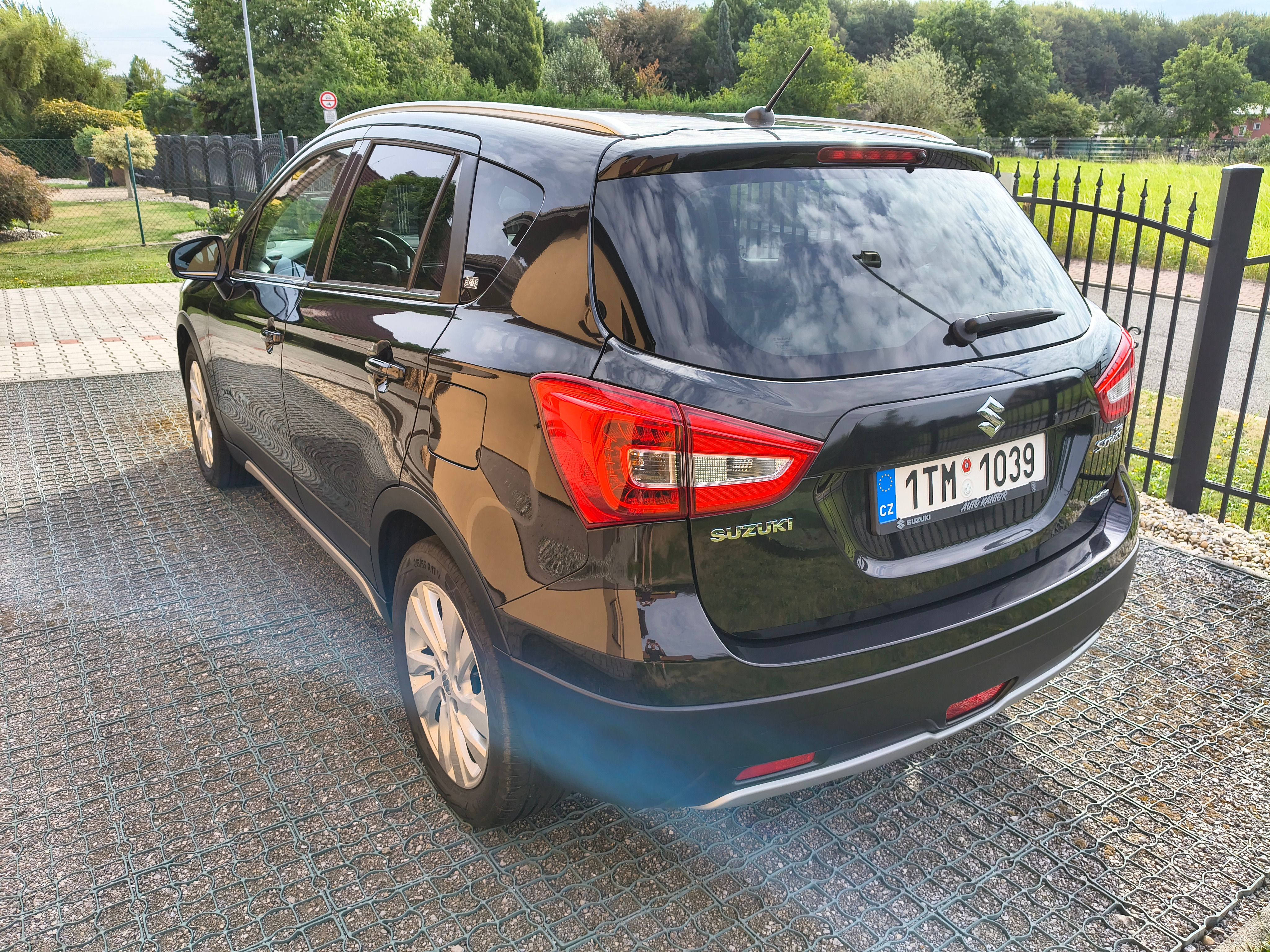 Suzuki SX4 S-Cross, 1.4 Turbo 121 kW 4x4 AT - fotka 5