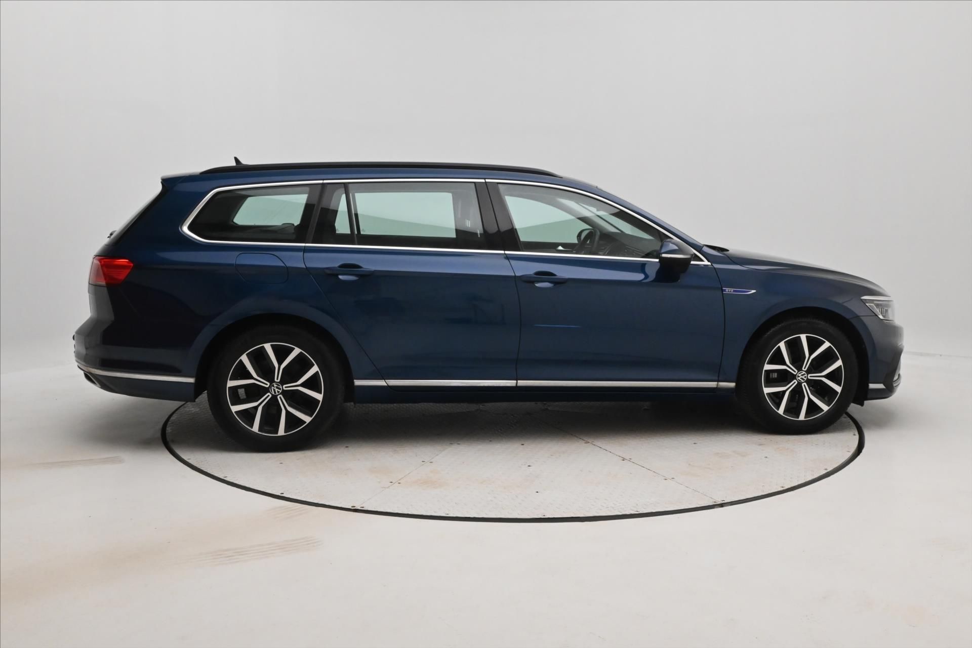 Volkswagen Passat, 1,4 GTE TSI 160kW DSG Záruka a - fotka 4
