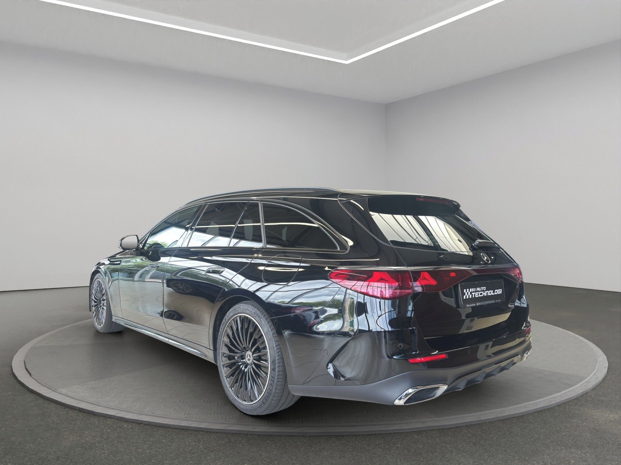 Mercedes-Benz Třídy E - fotka 5