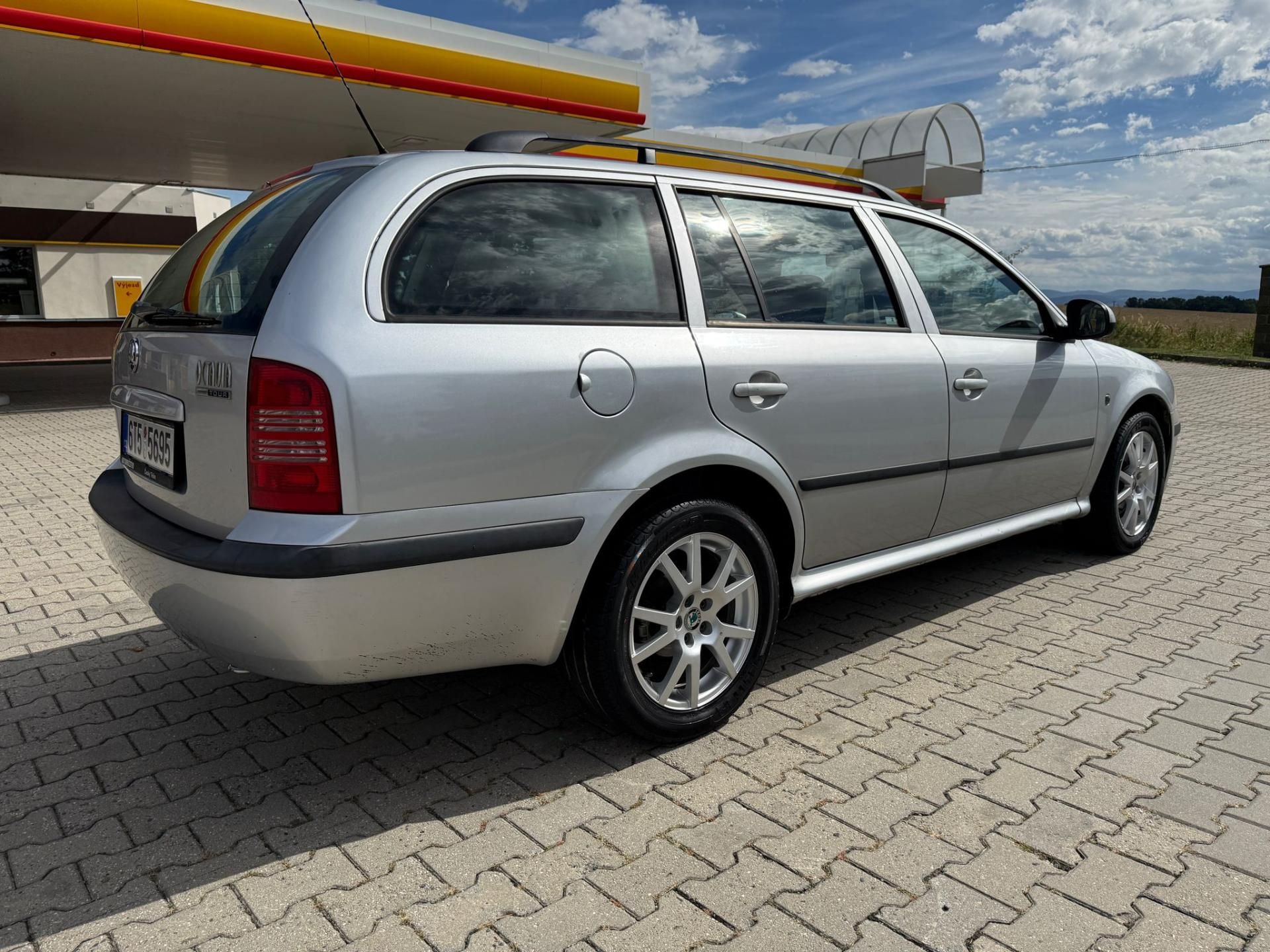 Škoda Octavia, 1,9 TDI TOUR xenon - fotka 4