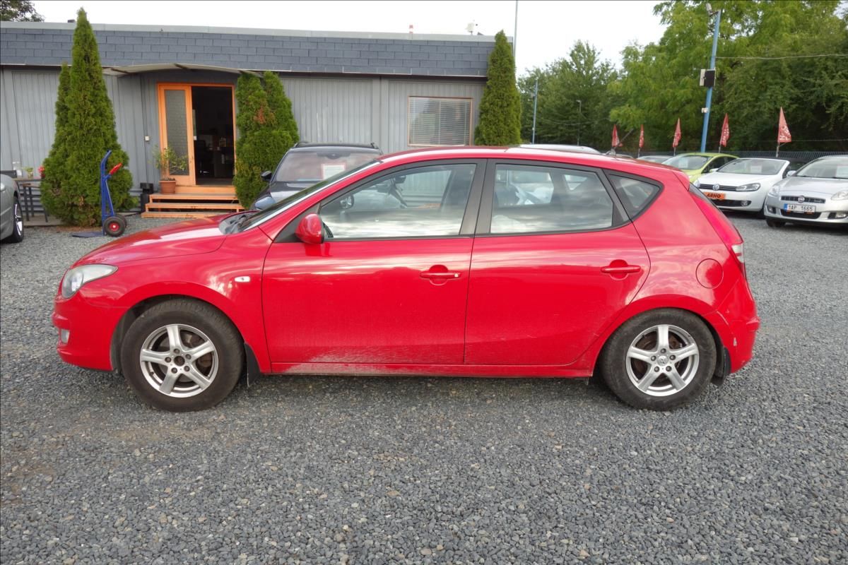 Hyundai i30, 1,4 i, ČR, SERV.KN., COMFORT. - fotka 3