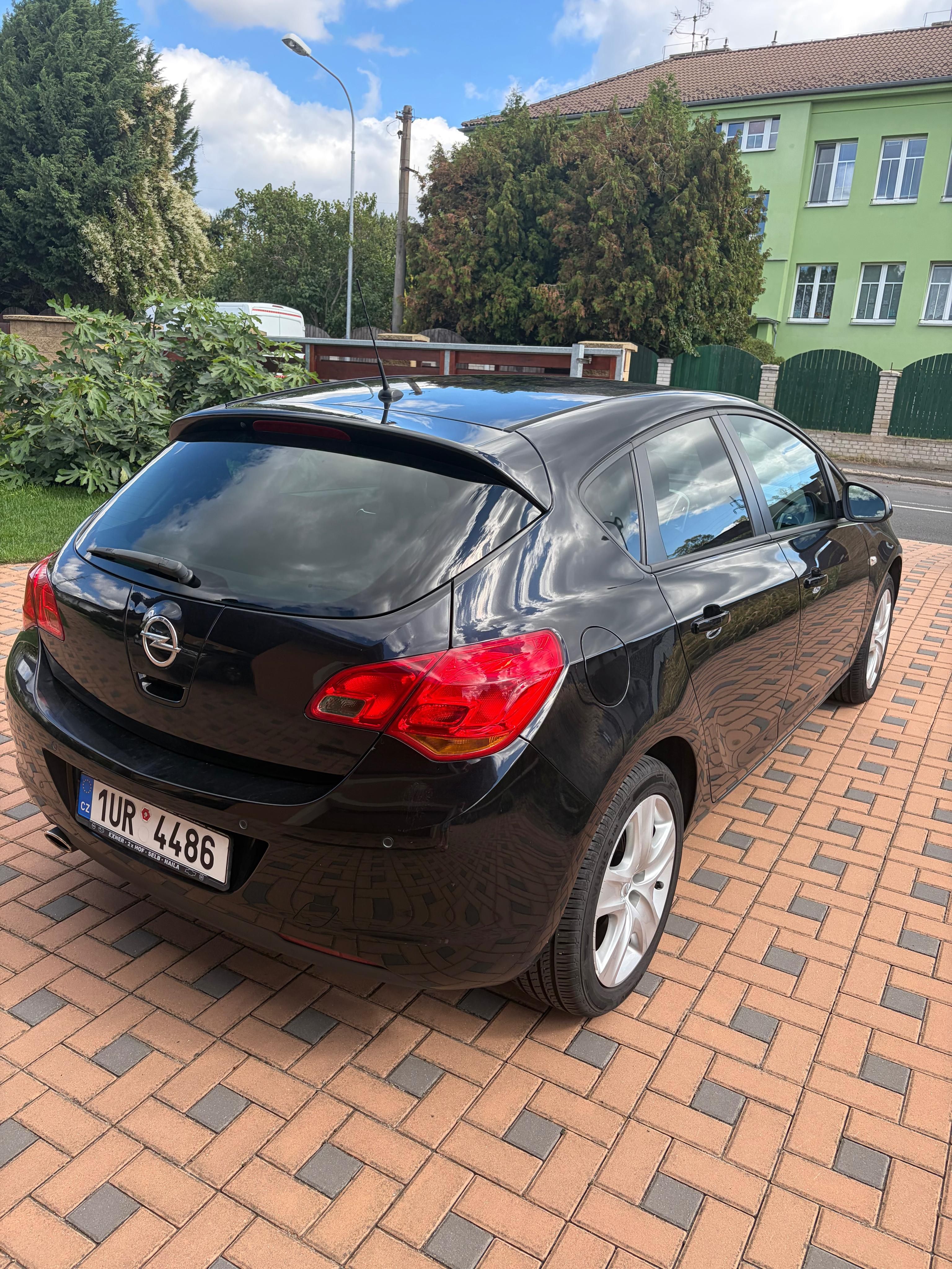 Opel Astra, Opel Astra J - fotka 2