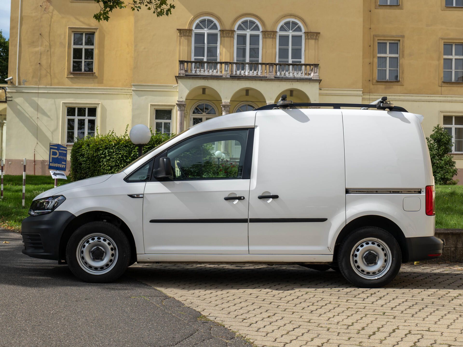 Volkswagen Caddy, 1.4 TSi DSG Kam CarPlay Tažné - fotka 4