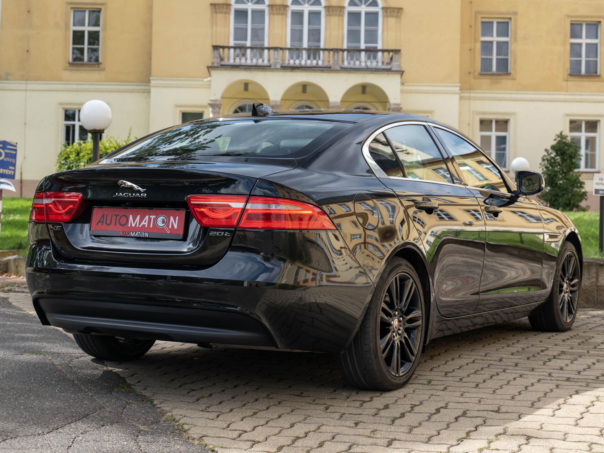 Jaguar XE, 20t Prestige Meridian Kůže - fotka 6