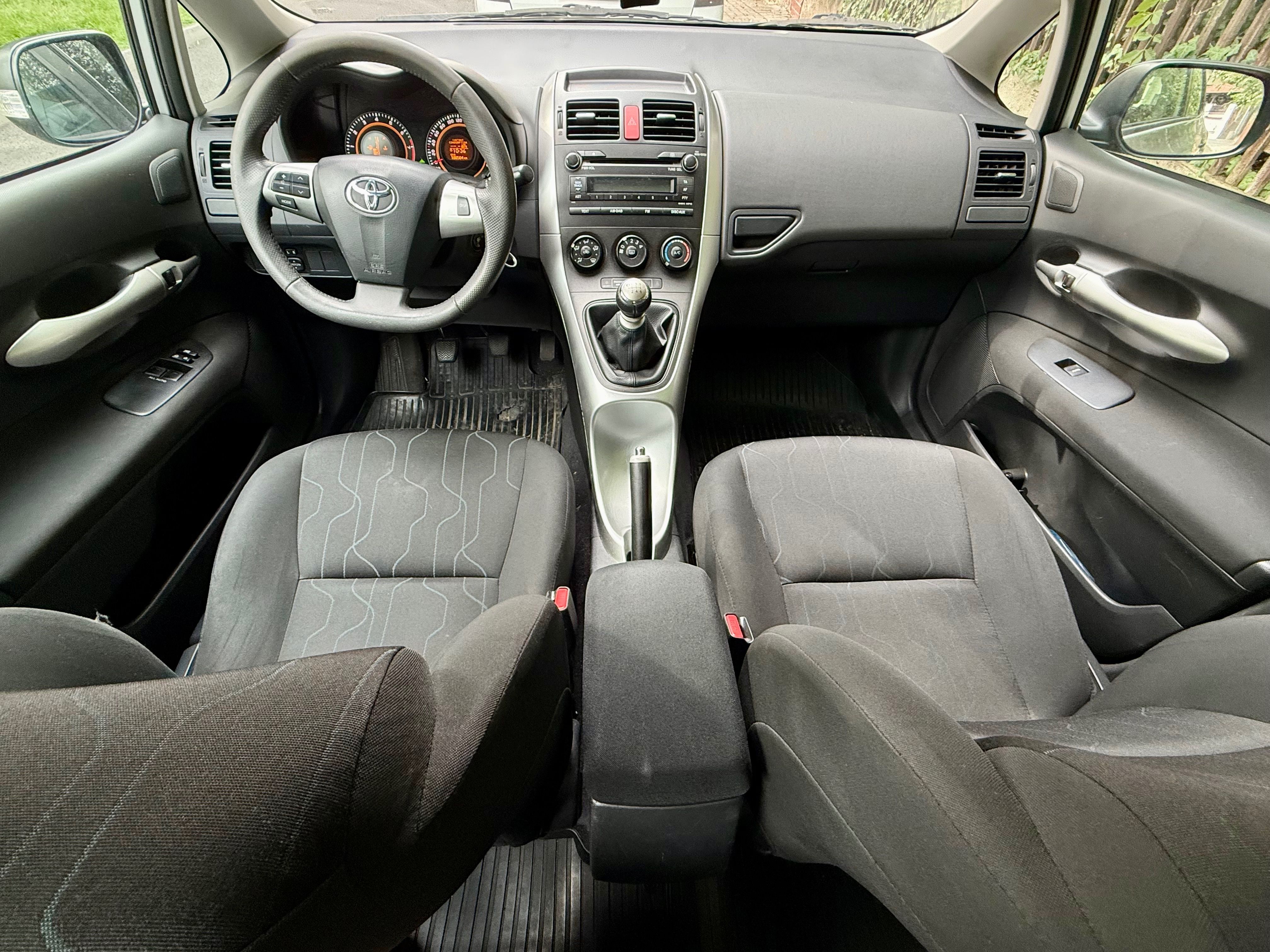 Toyota Auris, 1,6 - fotka 5