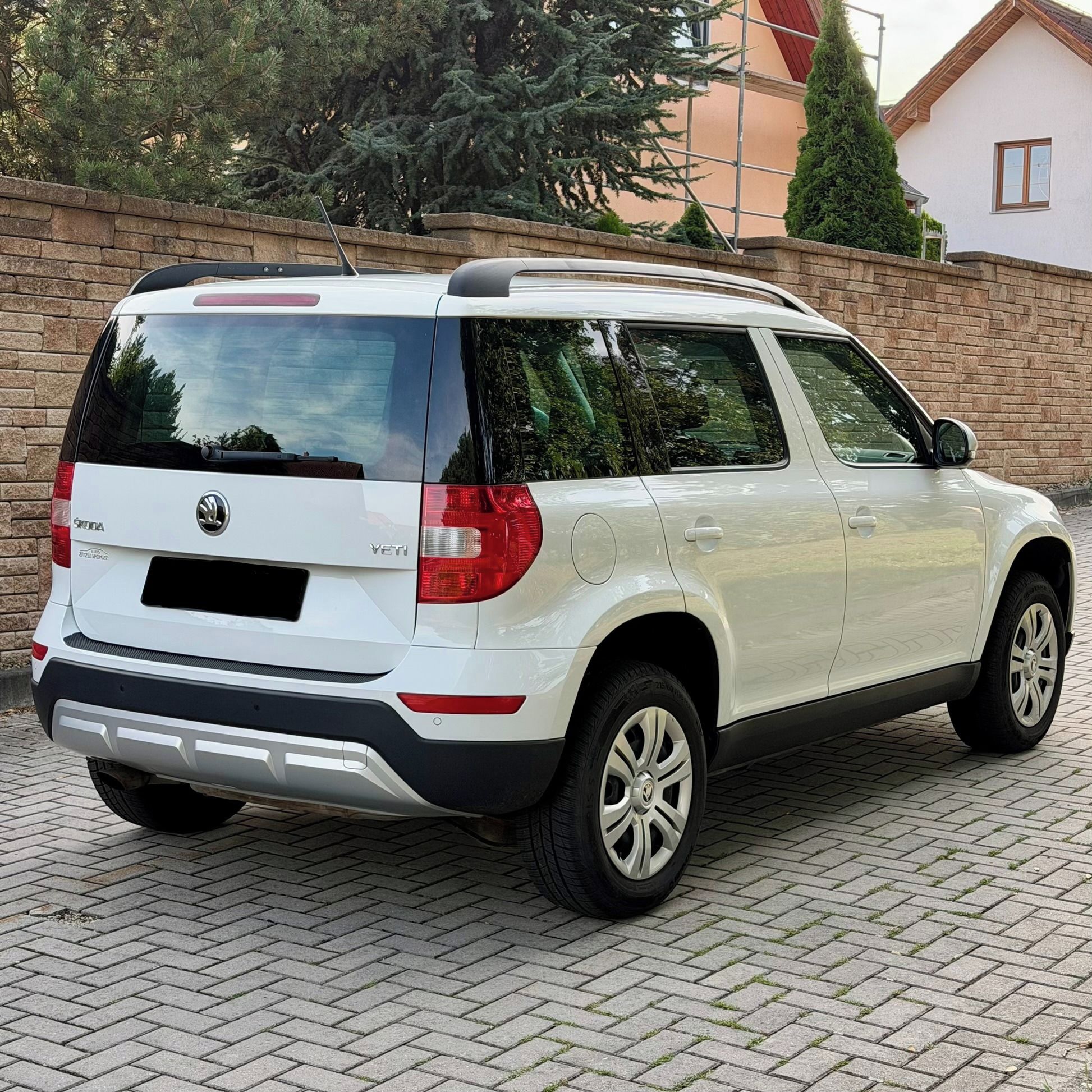 Škoda Yeti, 1.2TSI 81kw klima,výhřev,tažné - fotka 3