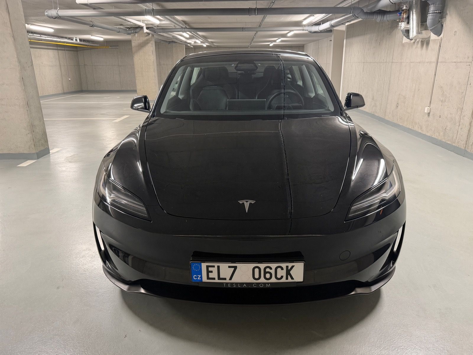 Tesla Model 3 - fotka 3