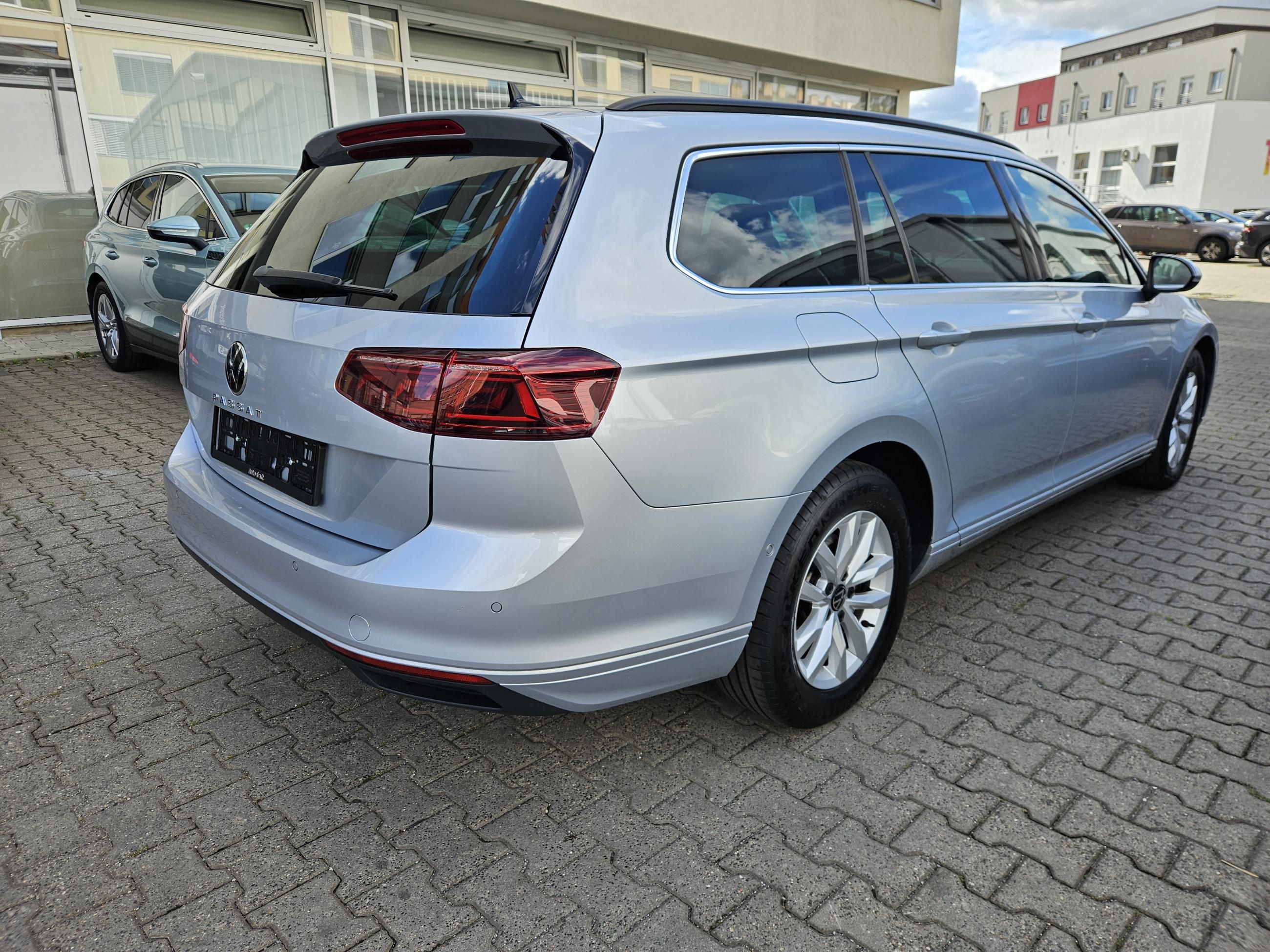 Volkswagen Passat Variant, 2.0 TDI 110kW DSG / Matrix - fotka 5