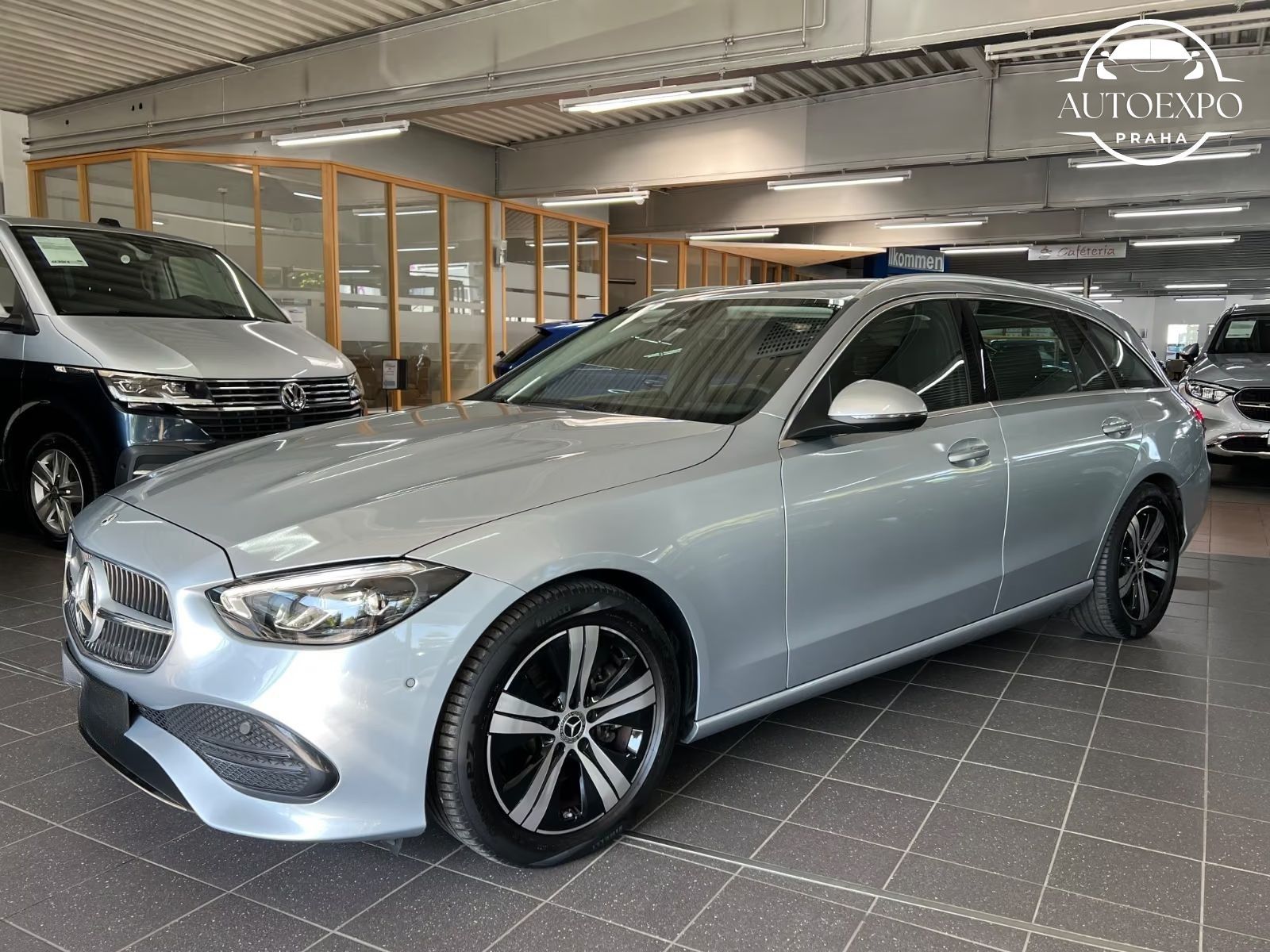 Mercedes-Benz Třídy C, 200d Avantgarde Business*TAŽNÉ - fotka 3