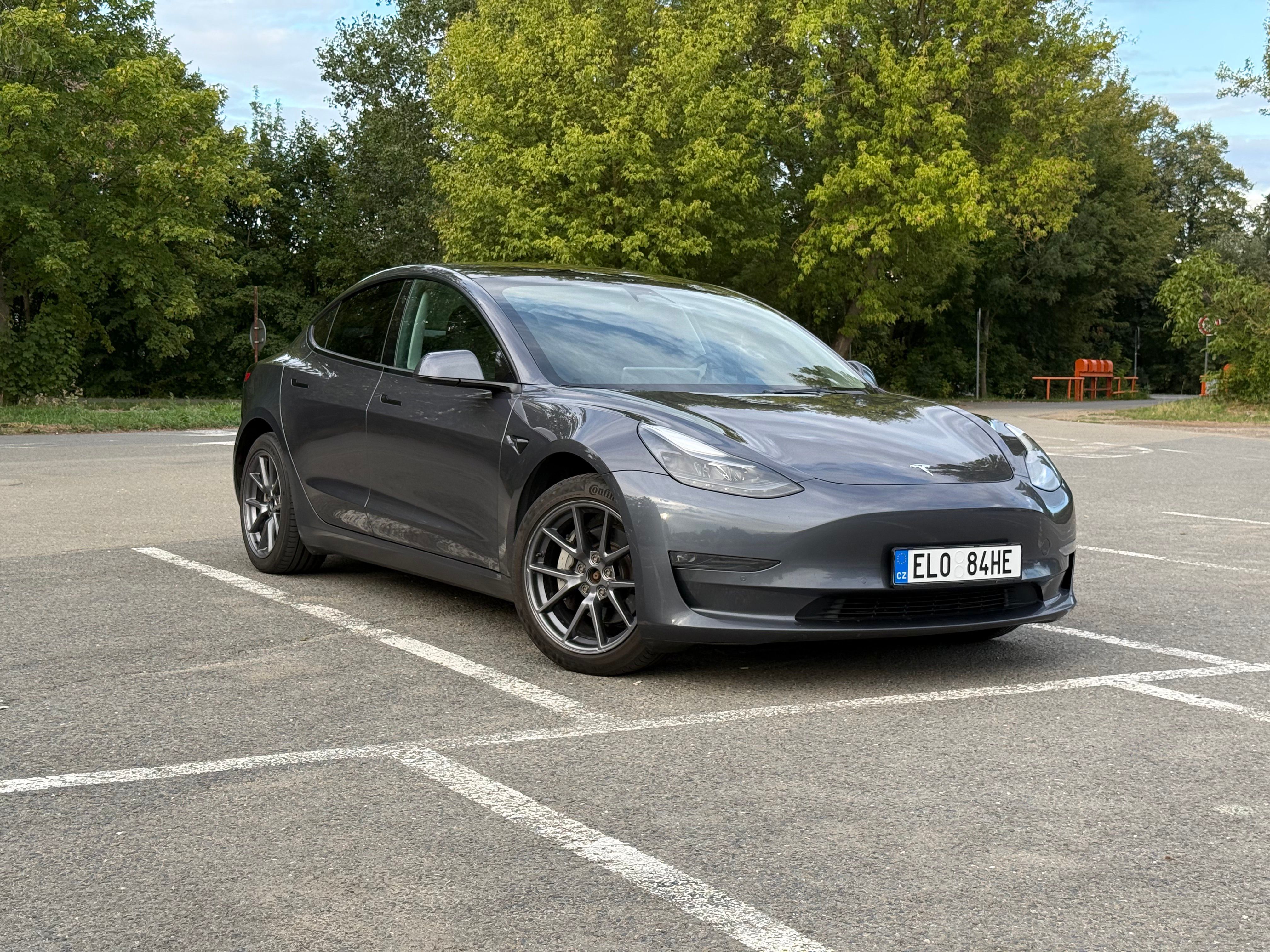 Tesla Model 3, LR, 93 %, Ryzen, Tažné, Matrix - fotka 3