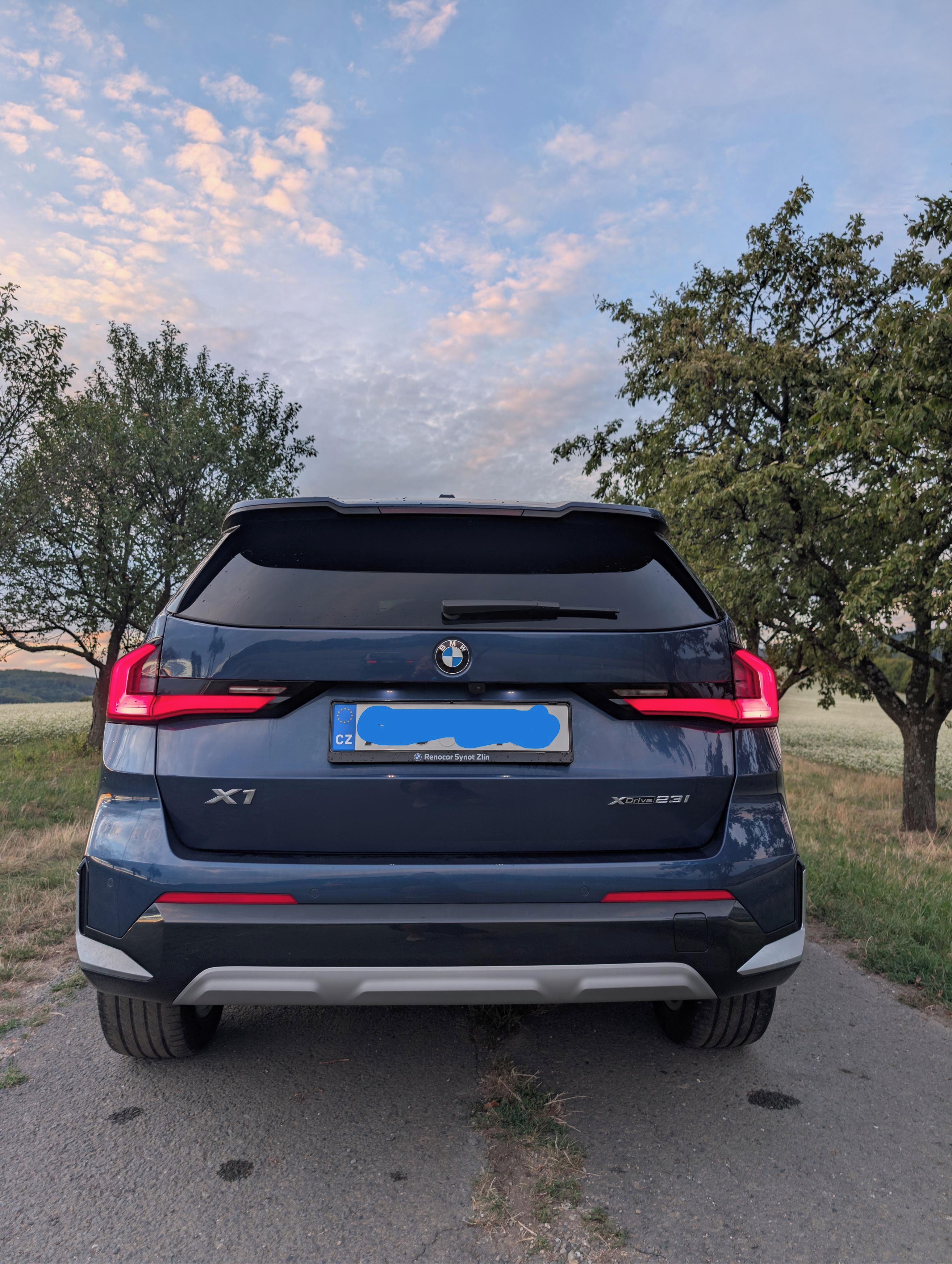 BMW X1, 23i xDrive, Tažné,HK,Masaže - fotka 3