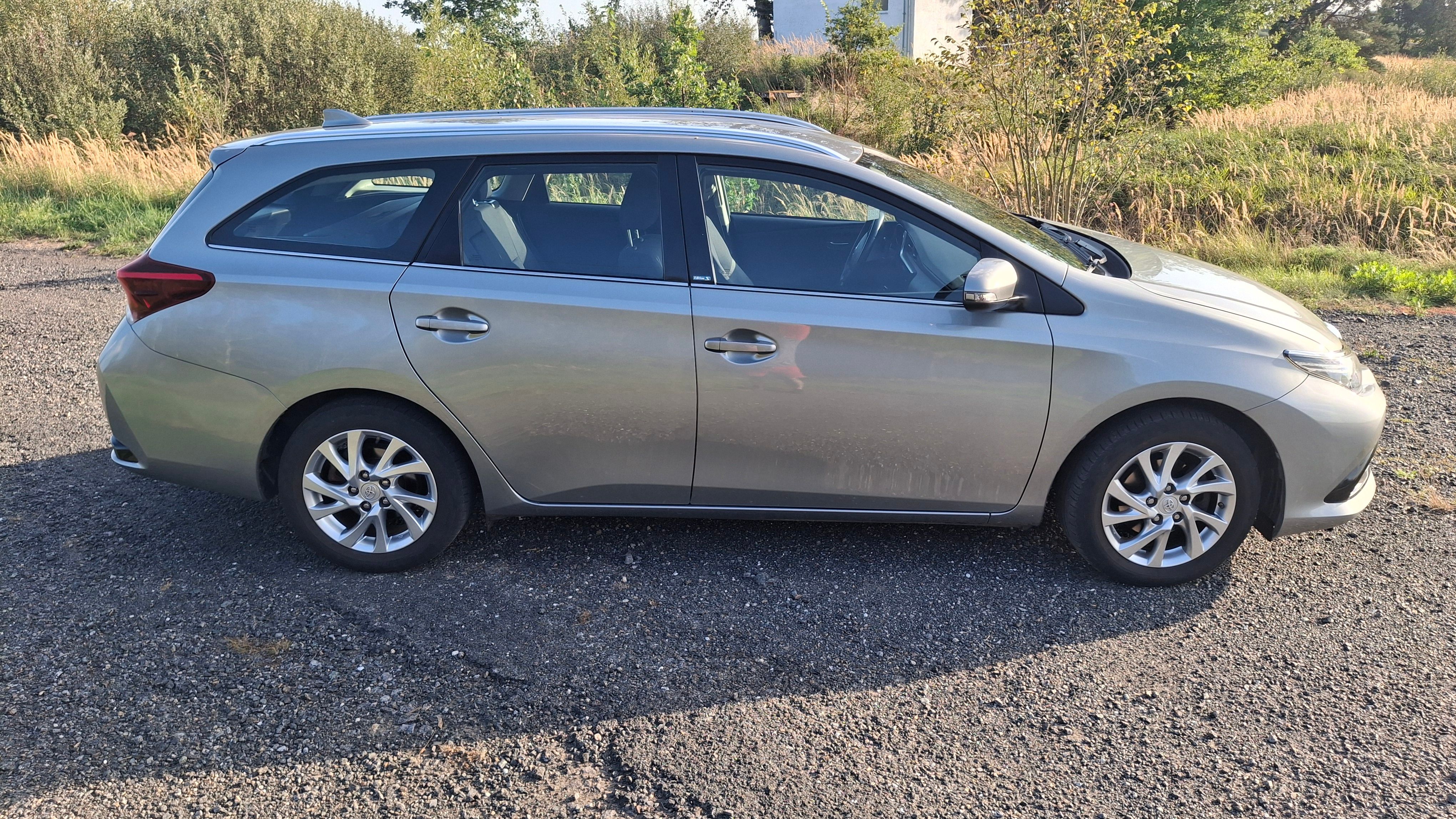 Toyota Auris, Turning sport Edition S 1,2 - fotka 2
