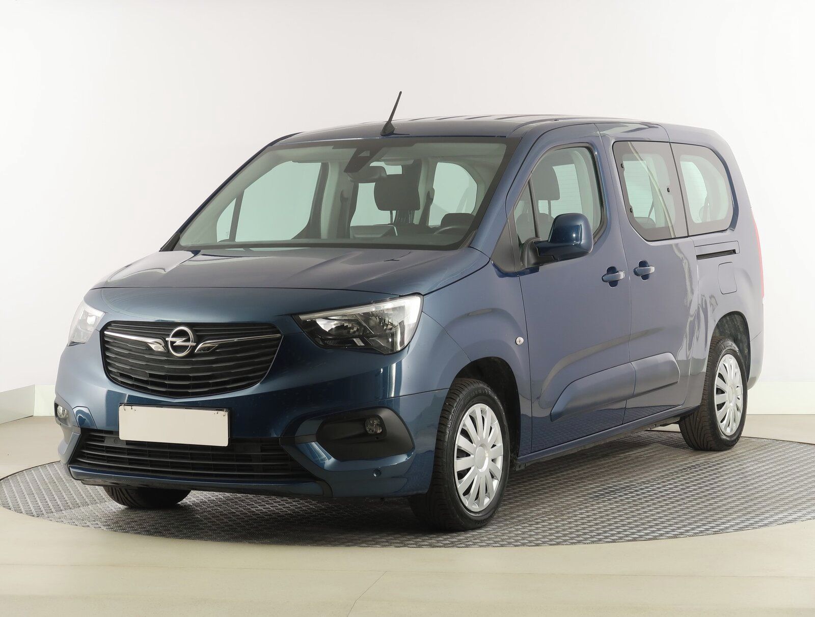 Opel Combo, Maxi 1.2 Turbo, Enjoy, 7Míst - fotka 2