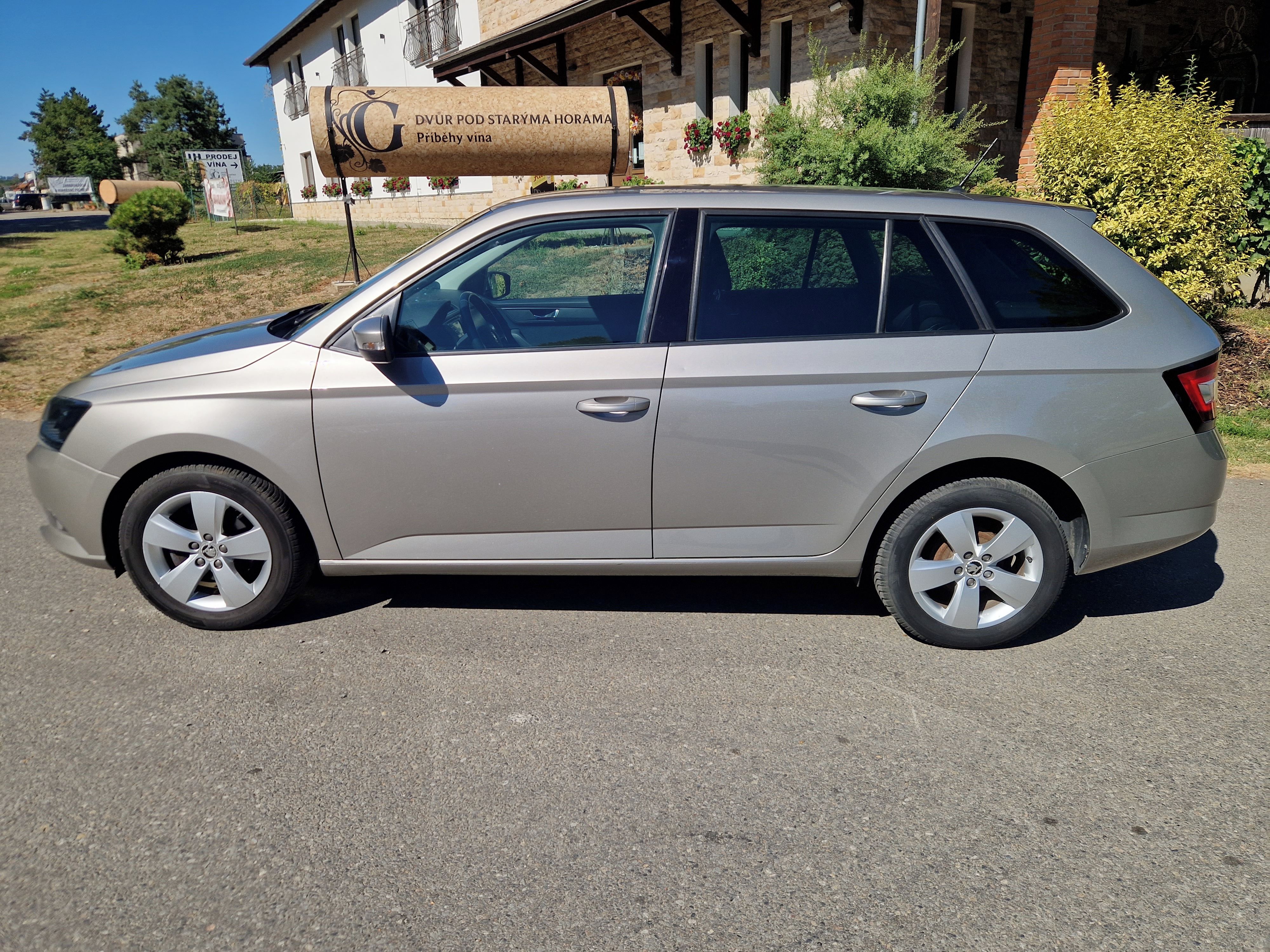 Škoda Fabia, 3 combi 1,2 TSI 66 KW,digi. - fotka 2
