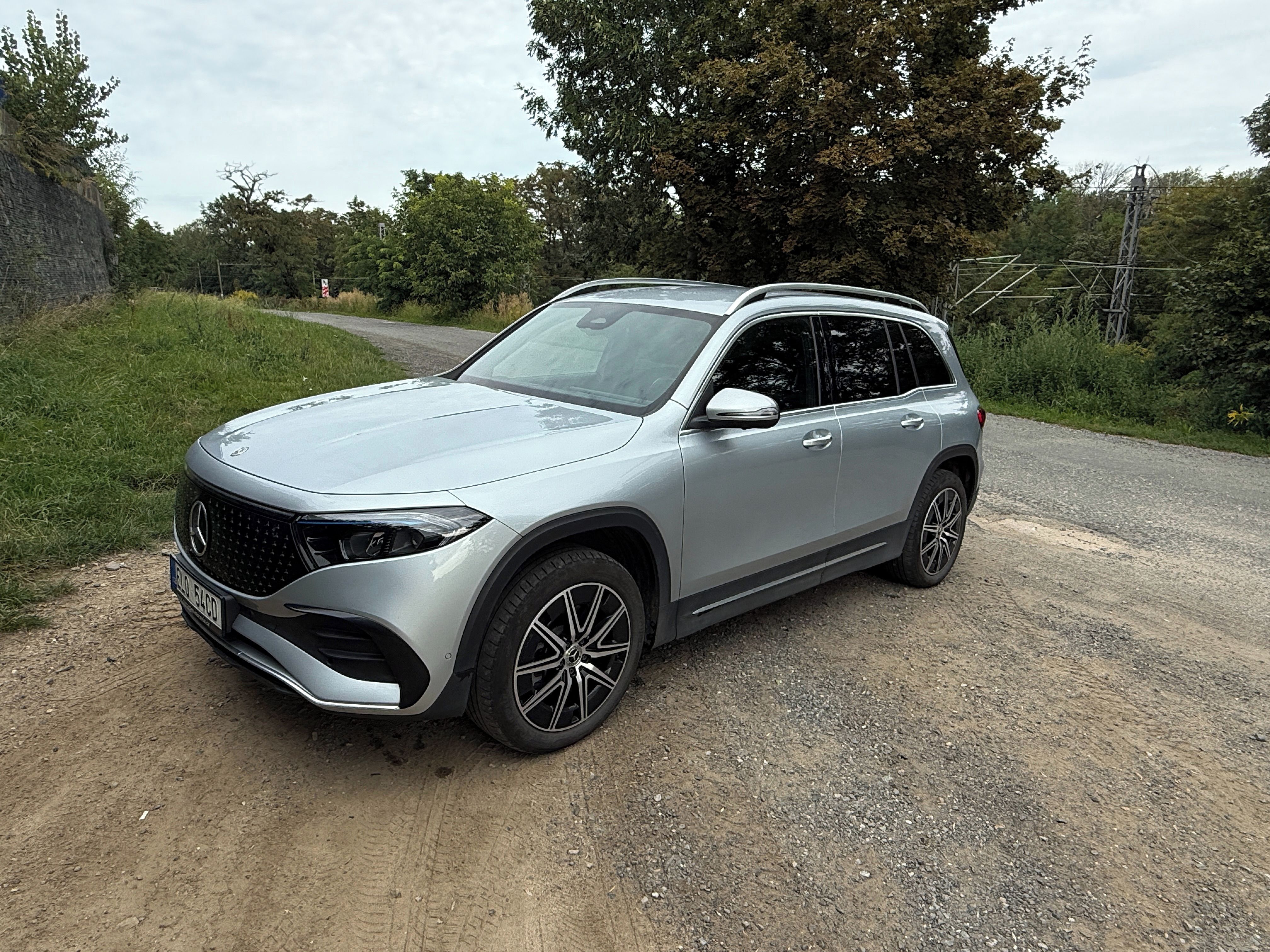 Mercedes-Benz EQB, Mercedes EQB 300 4MATIC AMG - fotka 3