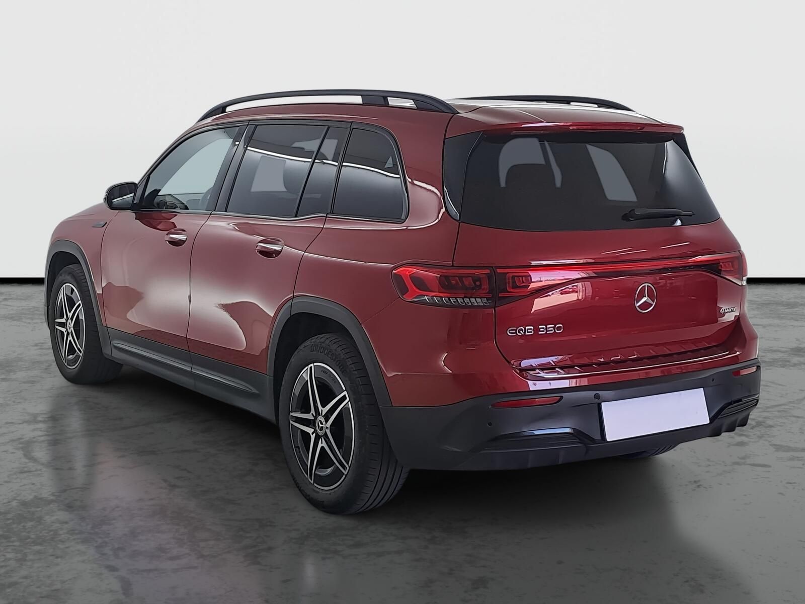 Mercedes-Benz EQB, EQB 350 4MATIC, SoH 99% - fotka 3
