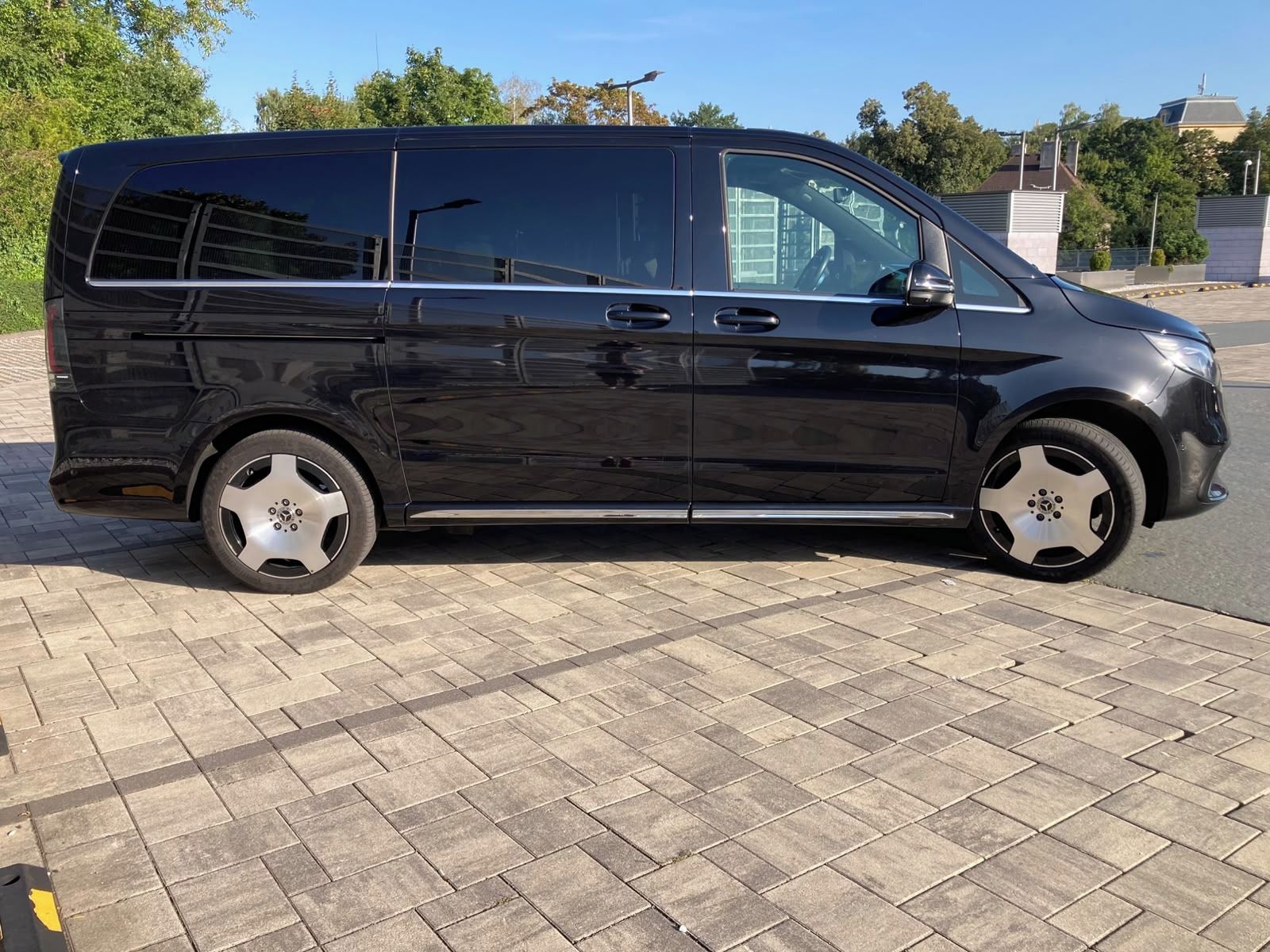 Mercedes-Benz Třídy V, 300 d 4matic AMG paket - fotka 4