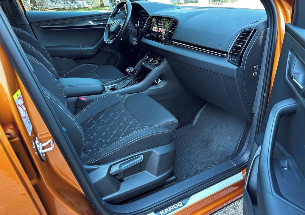 Škoda Karoq, 2.0TSI SportLine DSG 4x4 - fotka 4