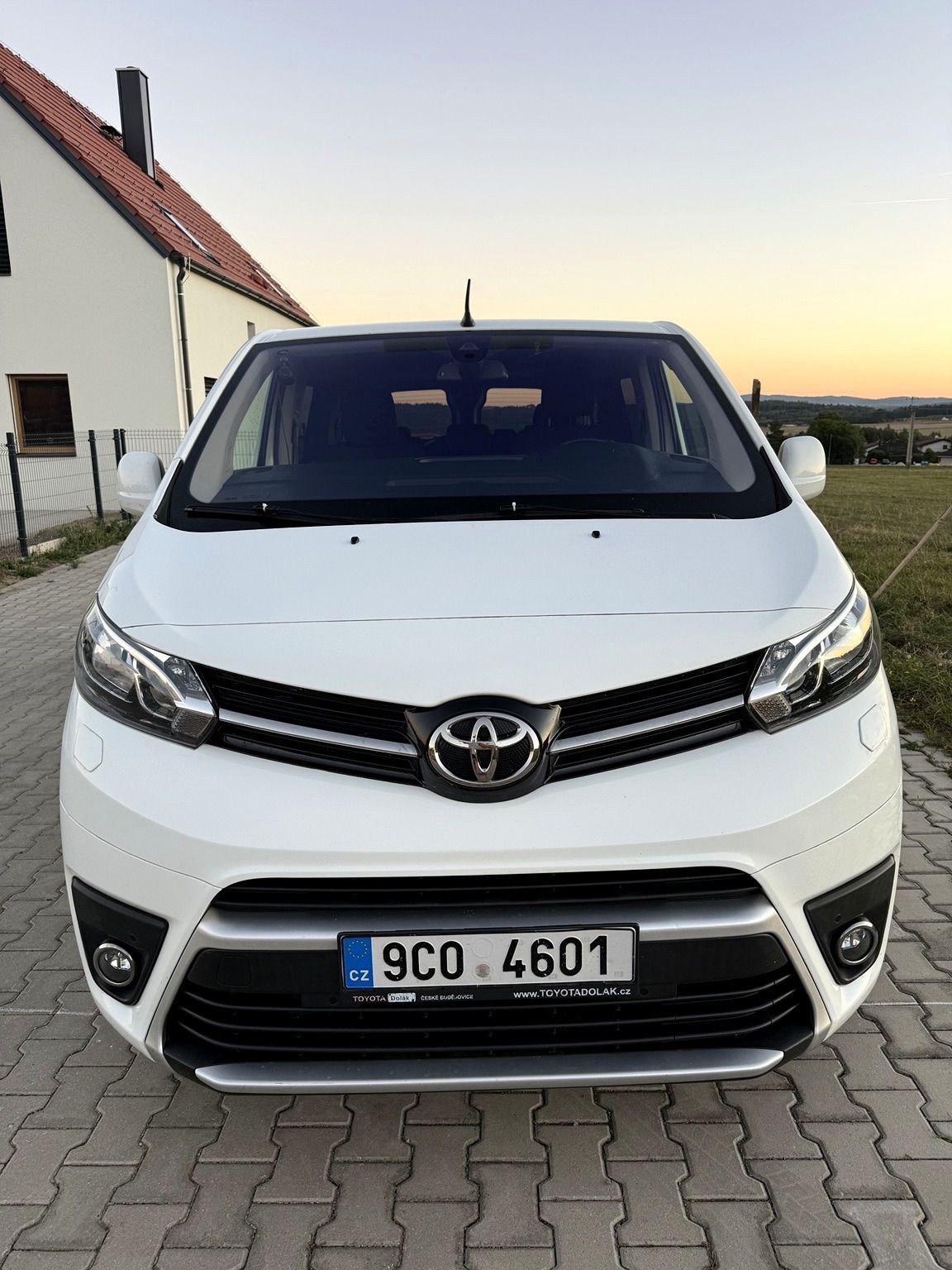 Toyota Proace Verso, 2.0 D-4D 106kW L2, 8 míst, DPH - fotka 3