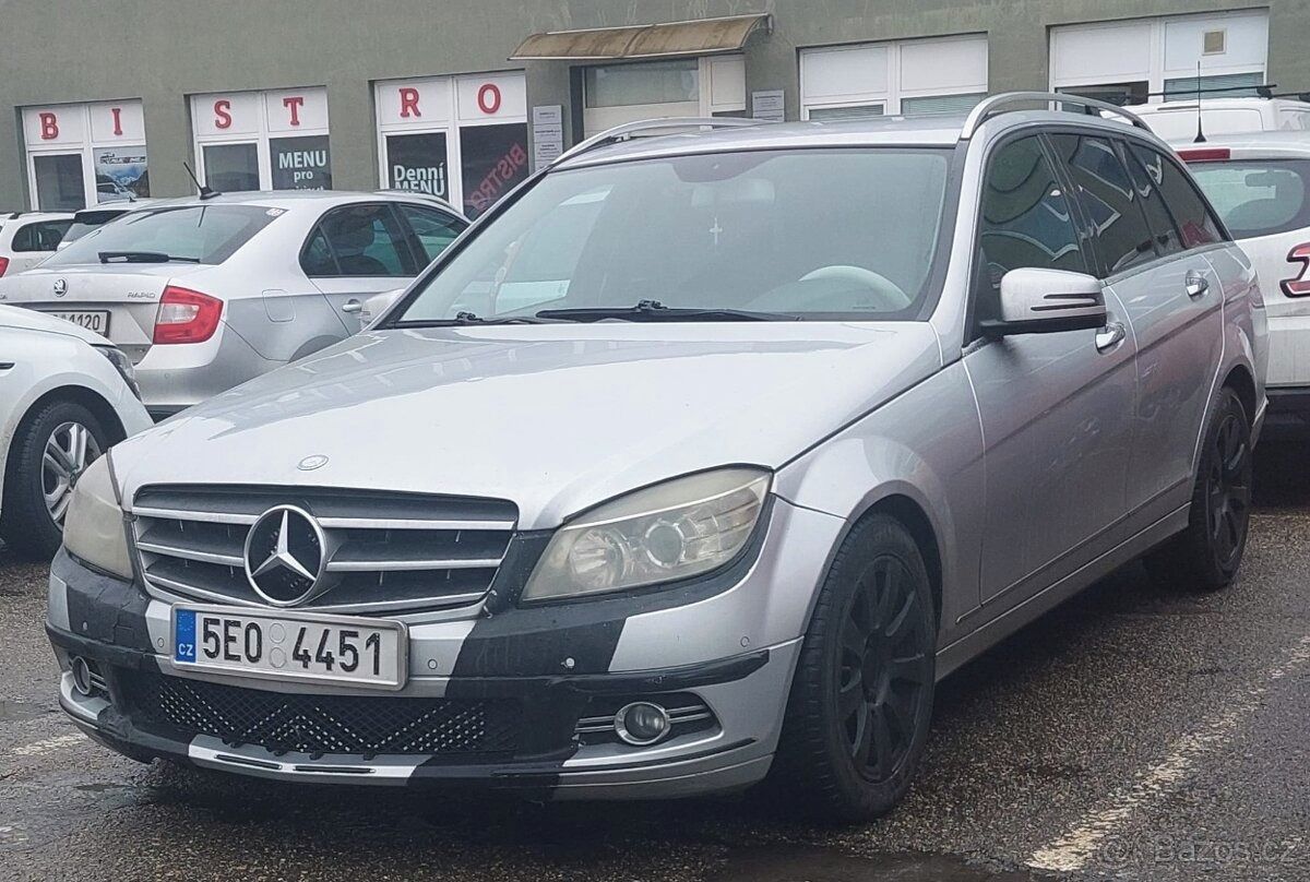 Mercedes-Benz Třídy C - fotka 2