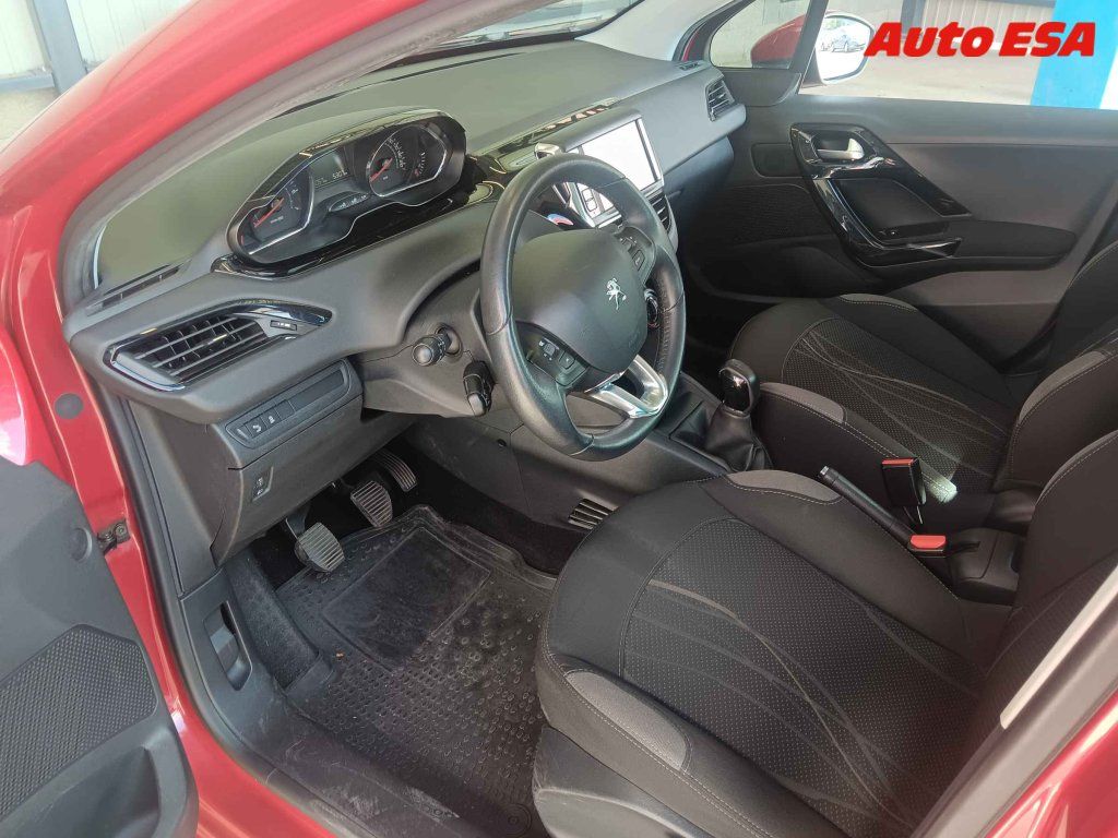 Peugeot 208, 1.2 PT,ČR,servis.kniha - fotka 3