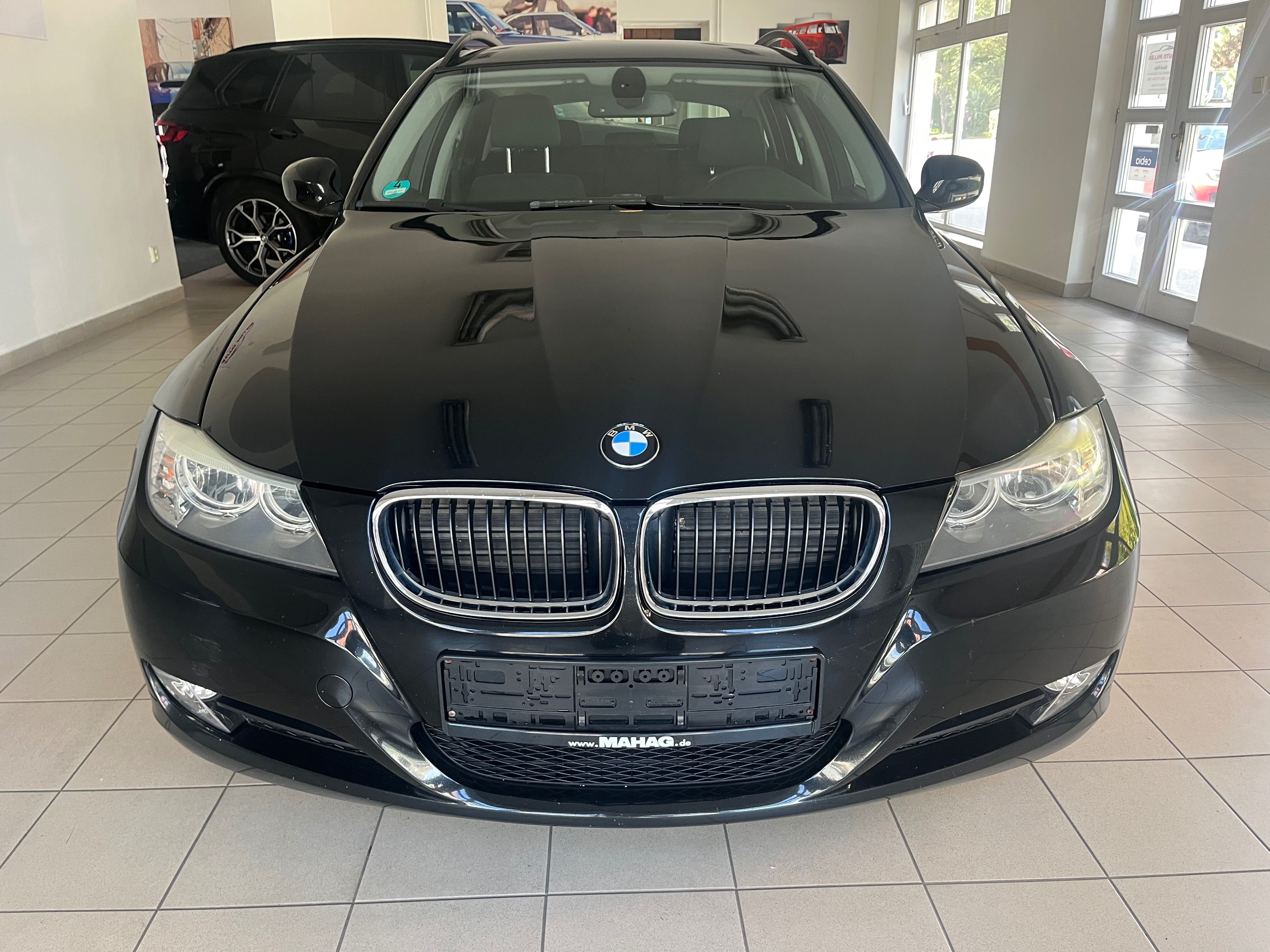 BMW Řada 3, 318i e91 LCI - fotka 2
