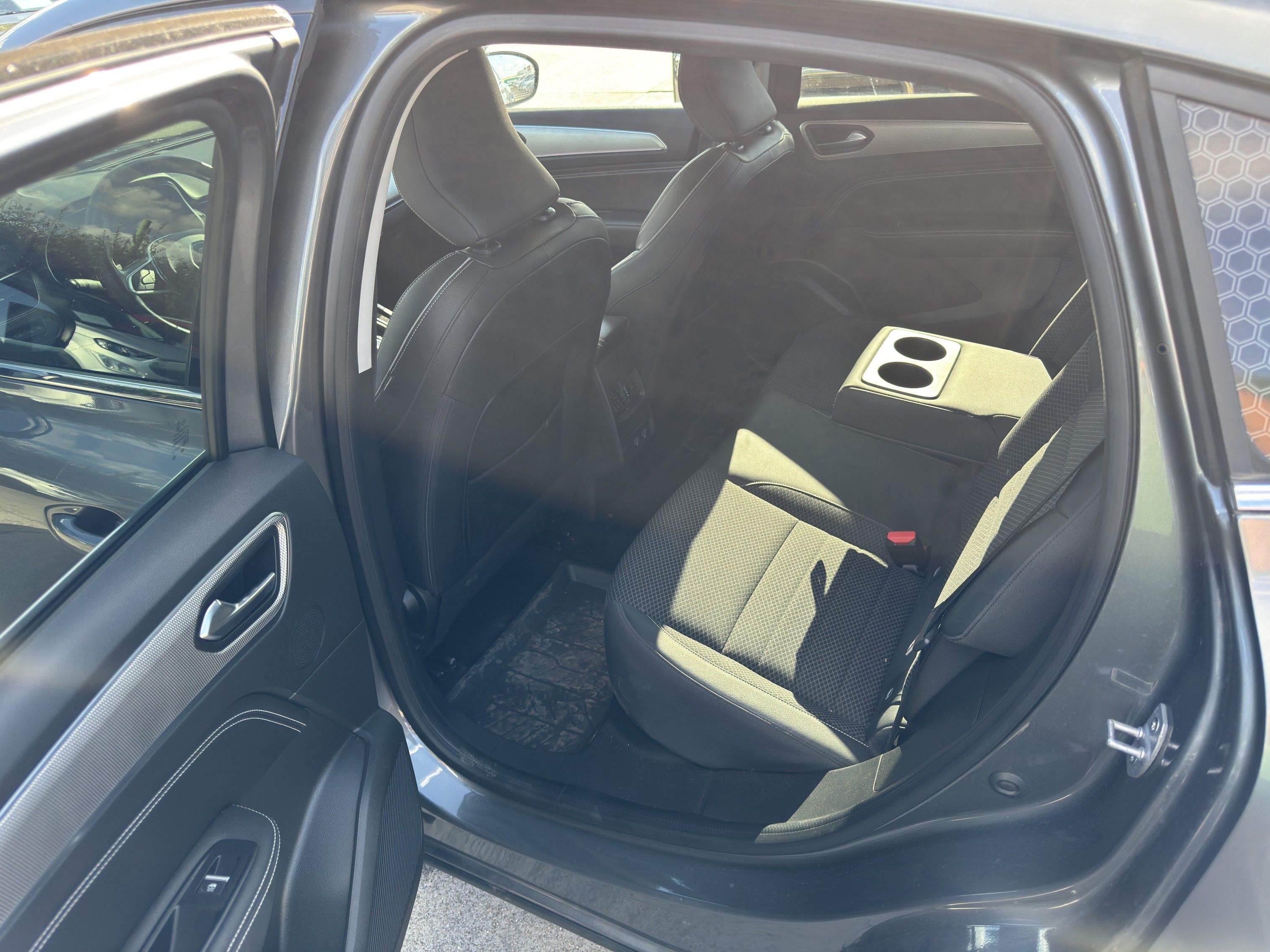 Renault Arkana, 1.3 TCe 103 kW Automat - fotka 5