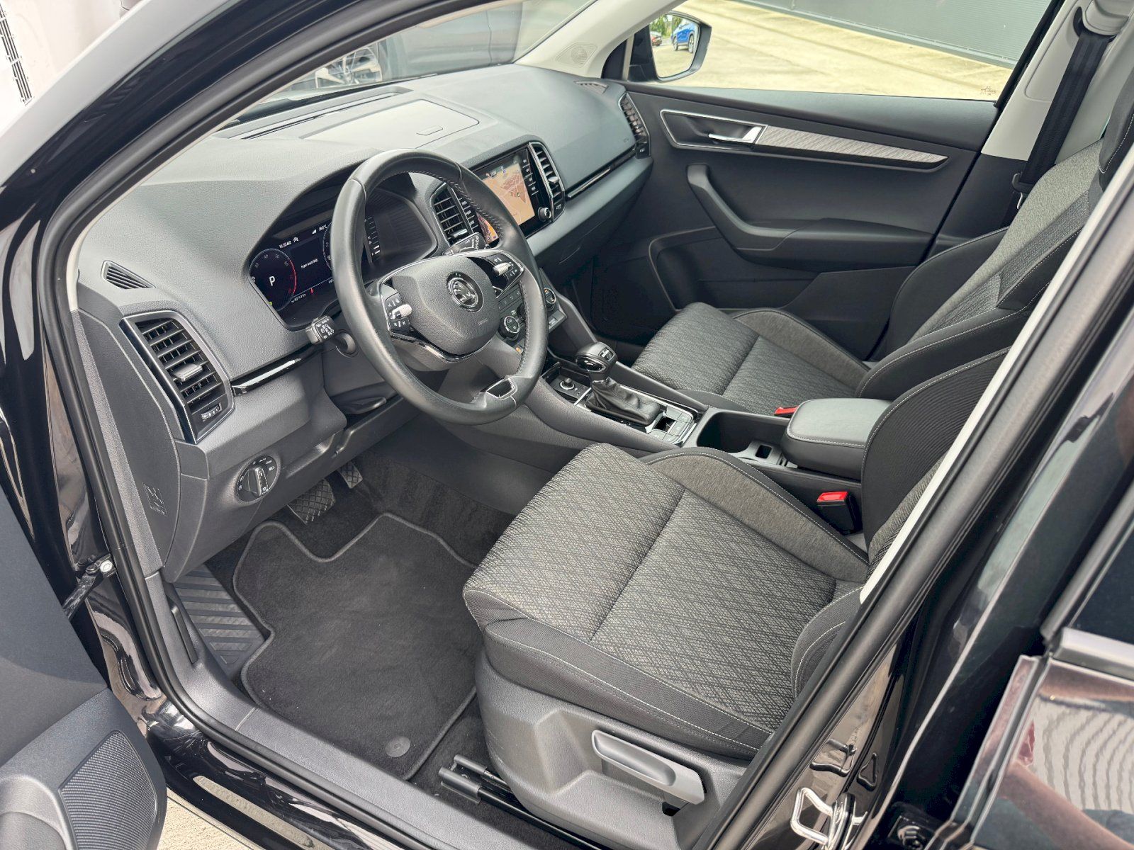 Škoda Karoq, DSG 1.5 TSI 110 kW Style Plus - fotka 6