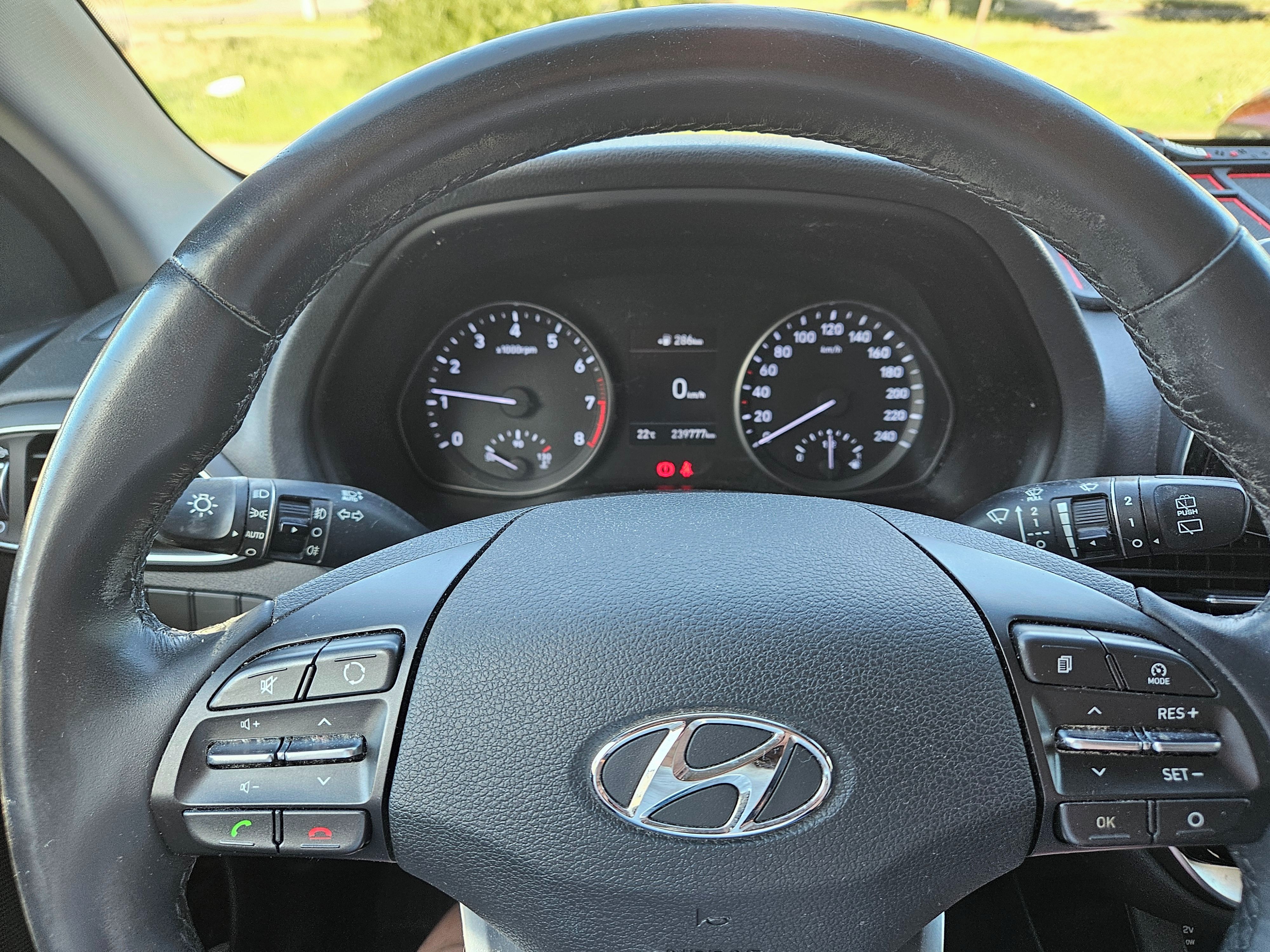 Hyundai i30, 1.0 T-GDi, 88kW - Servisováno - fotka 2