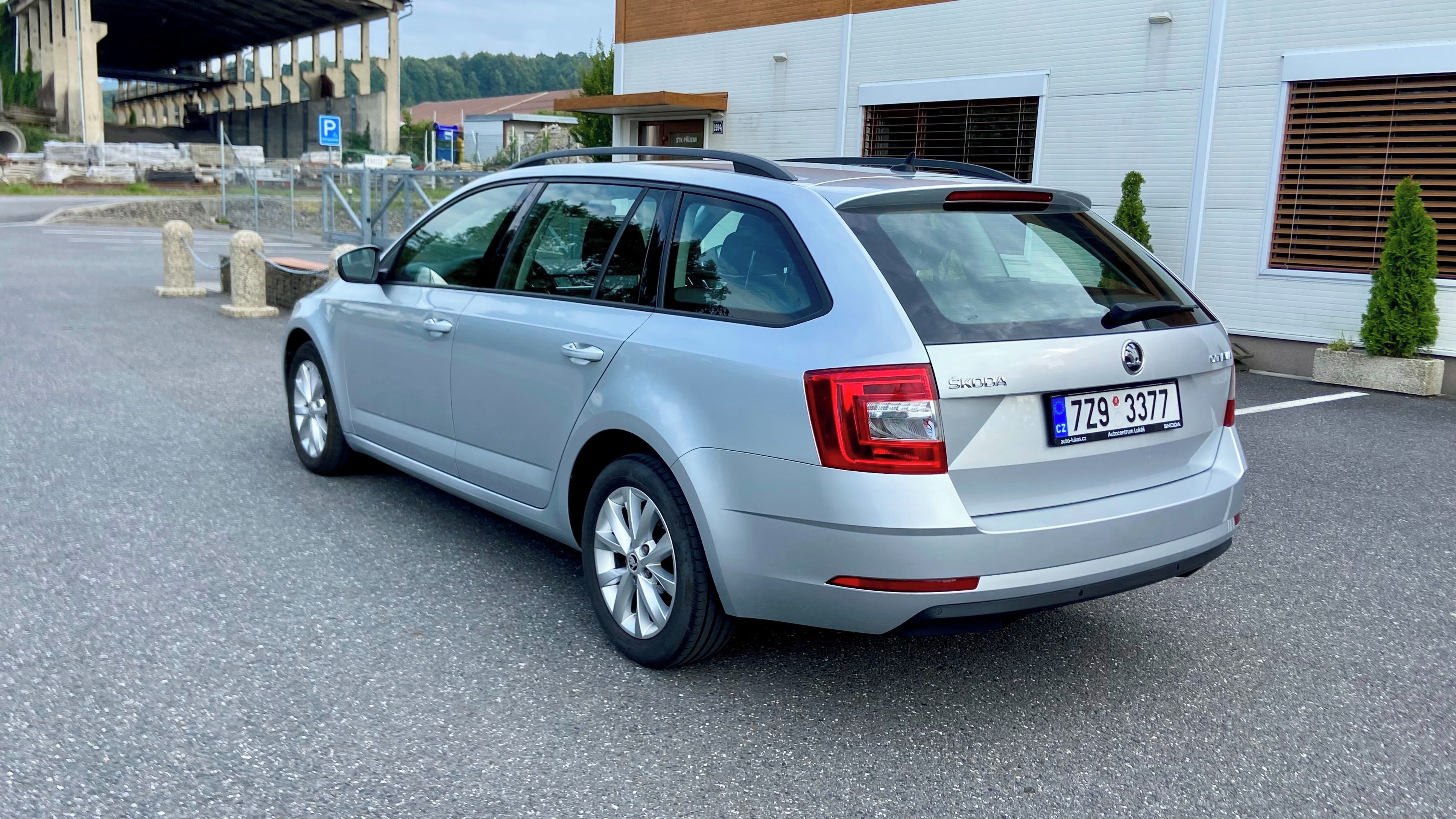 Škoda Octavia, 1.6 TDI DSG 85 KW EXECUTIVE - fotka 6