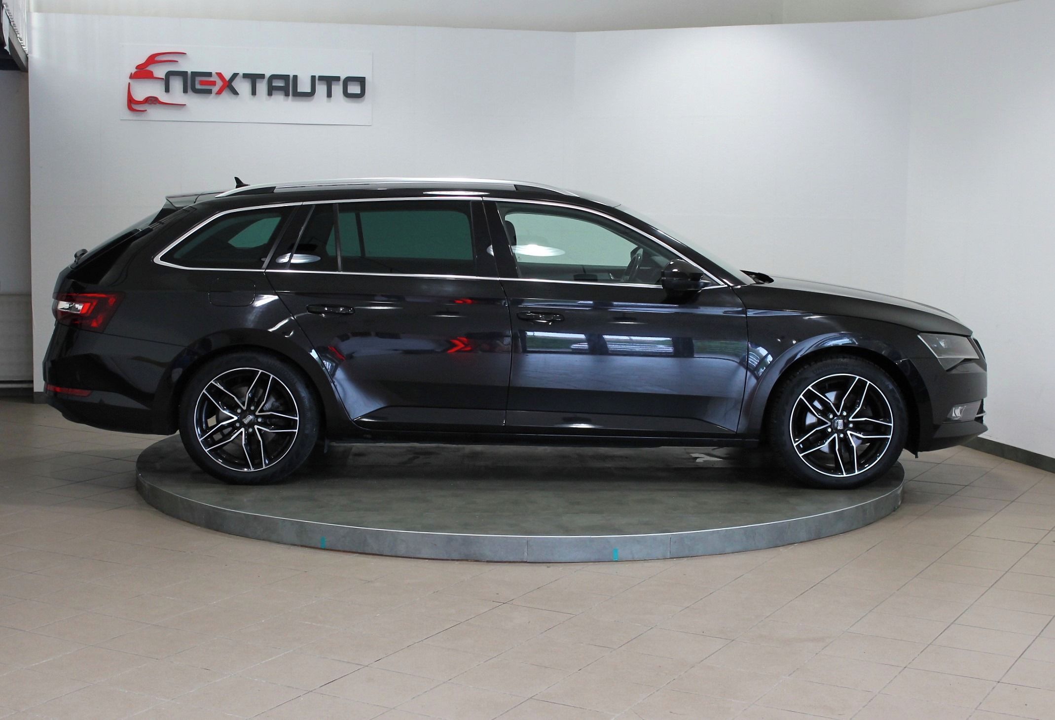 Škoda Superb, 2.0 TDI 110kW DSG,STYLE, TAŽNÉ - fotka 6