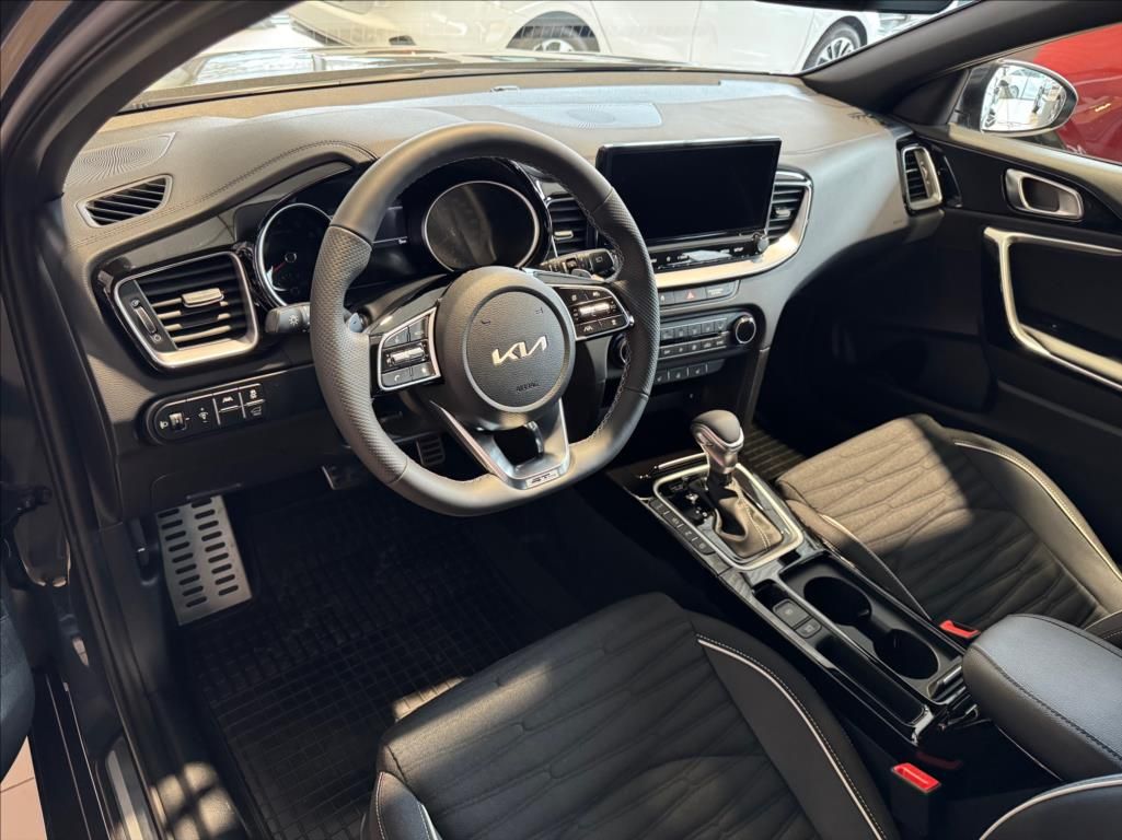 Kia XCee´d, 1,6 T-GDI GT LINE - fotka 6