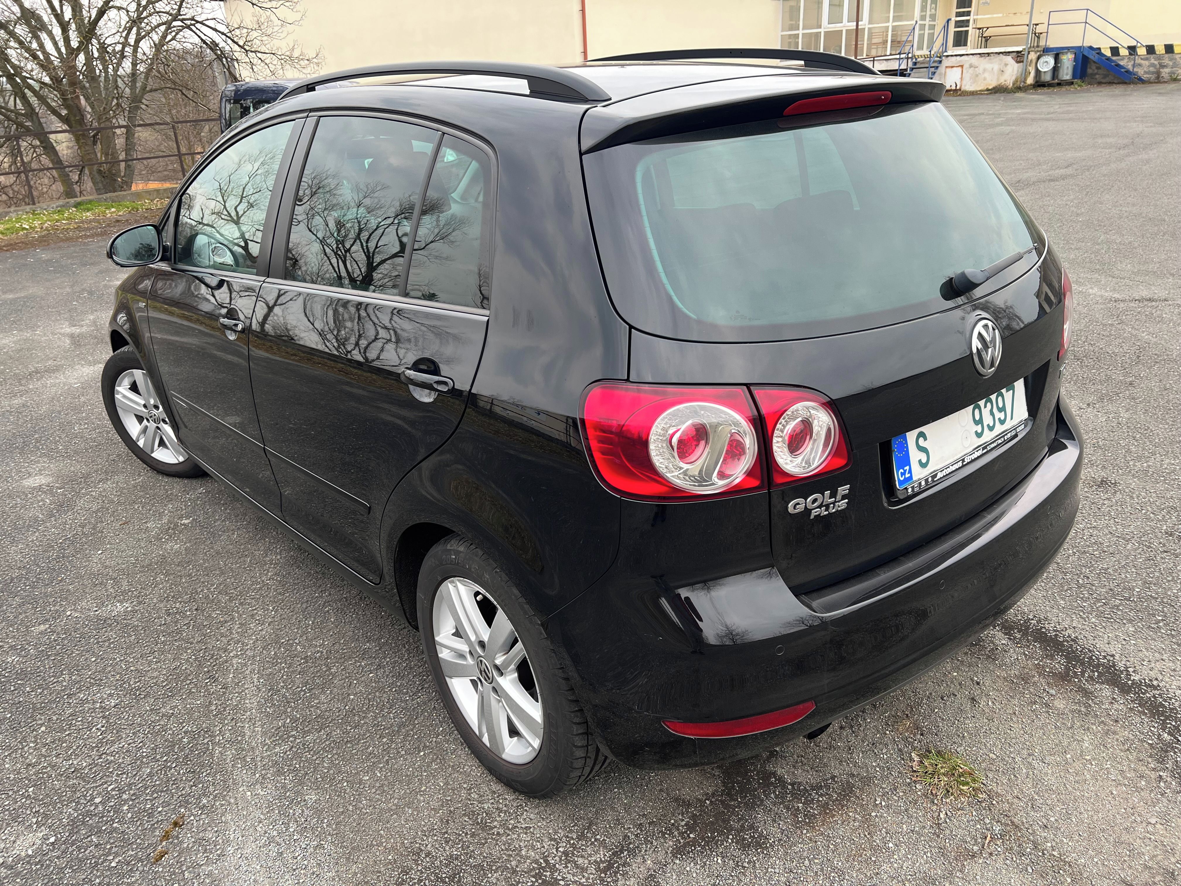 Volkswagen Golf Plus, 1,6TDi 77kW MATCH [telefon skryt] - fotka 6