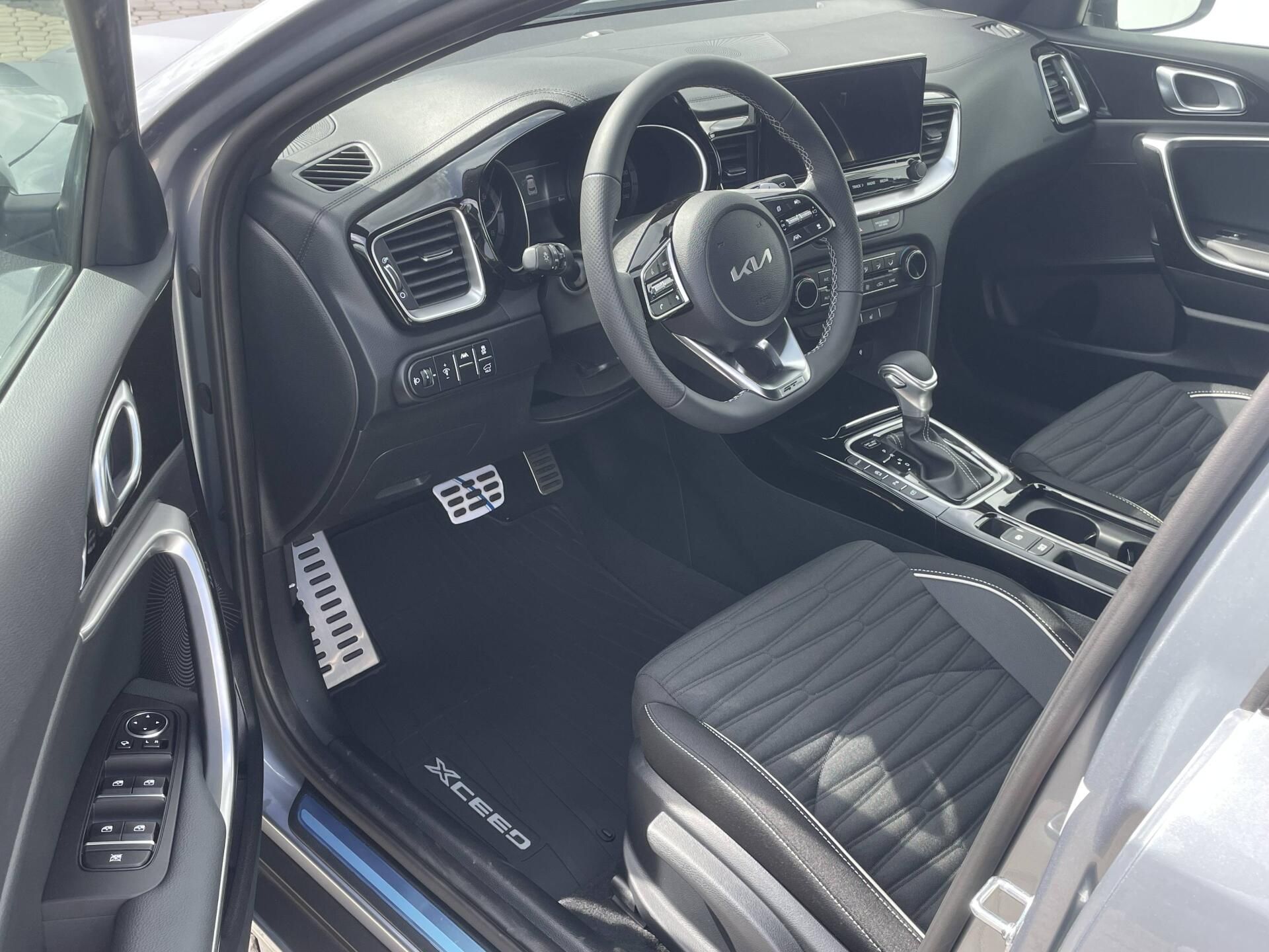 Kia XCee´d, GT-LINE 7DCT 1,6 T-GDi - fotka 5