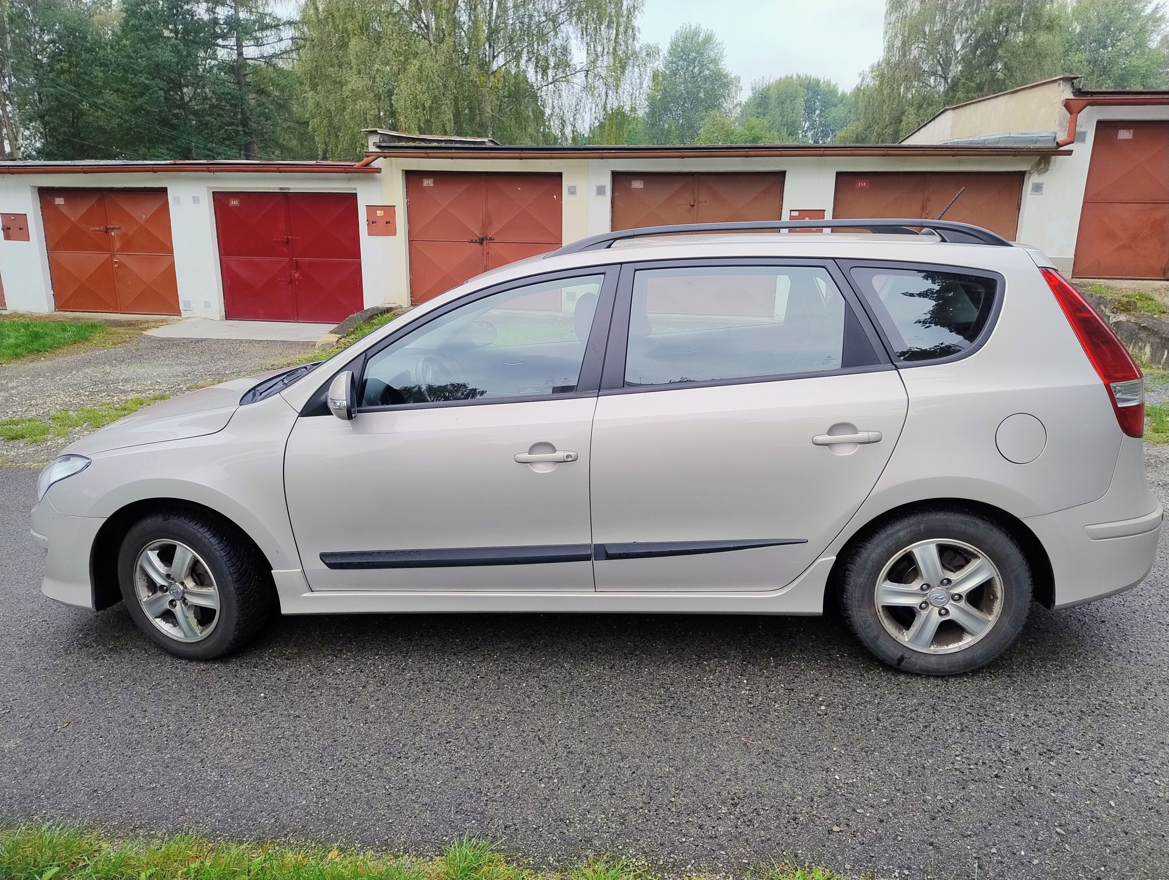 Hyundai i30, Krásný stav / Nájezd 67300 km - fotka 6