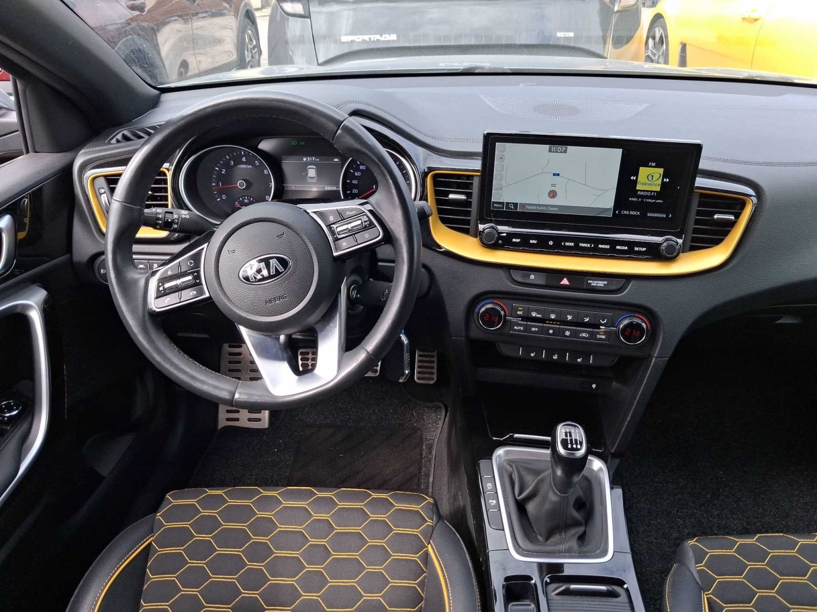 Kia XCee´d, 1.4 T-GDI, Záruka, ČR,1.maj - fotka 3