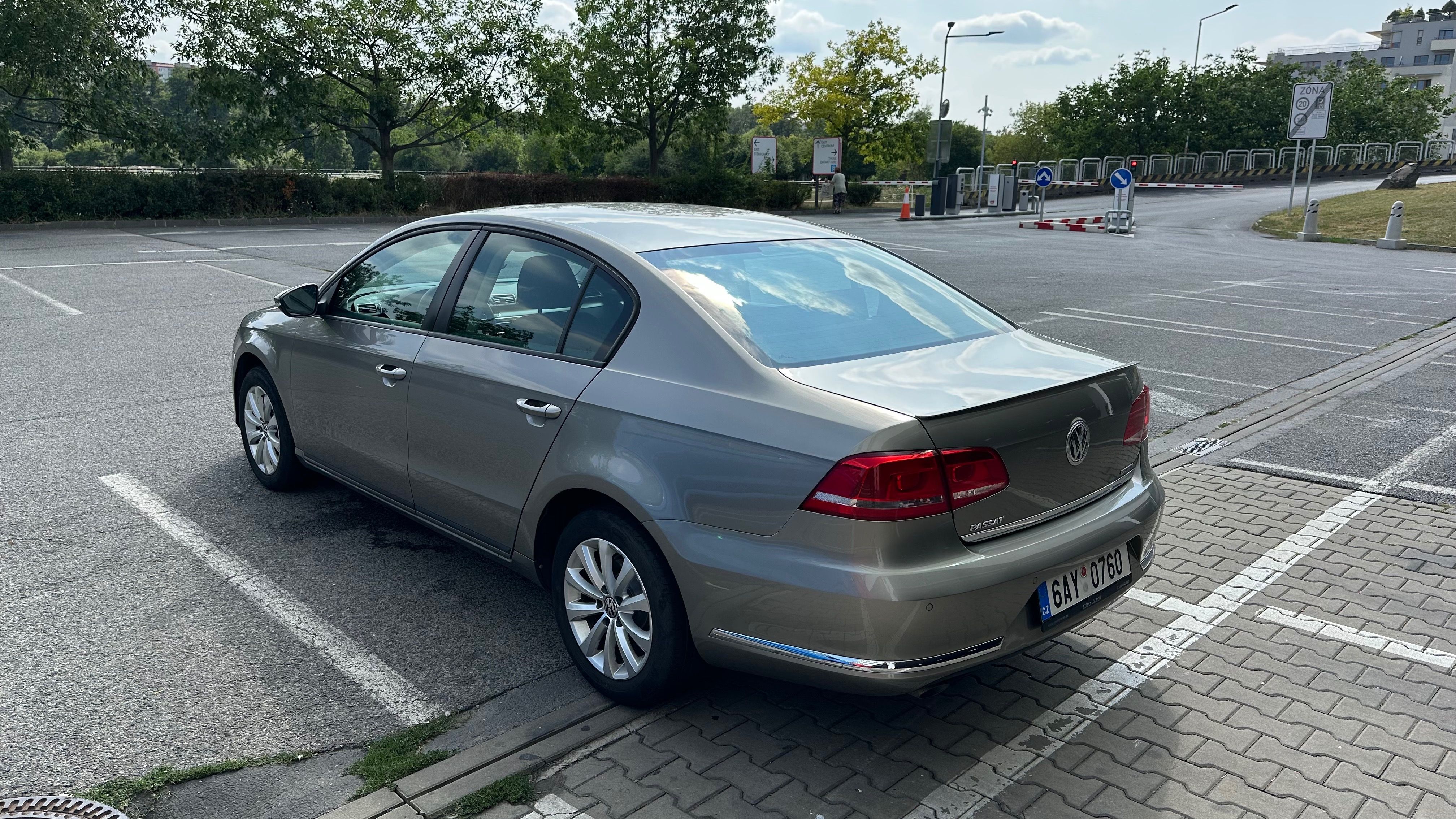 Volkswagen Passat - fotka 5