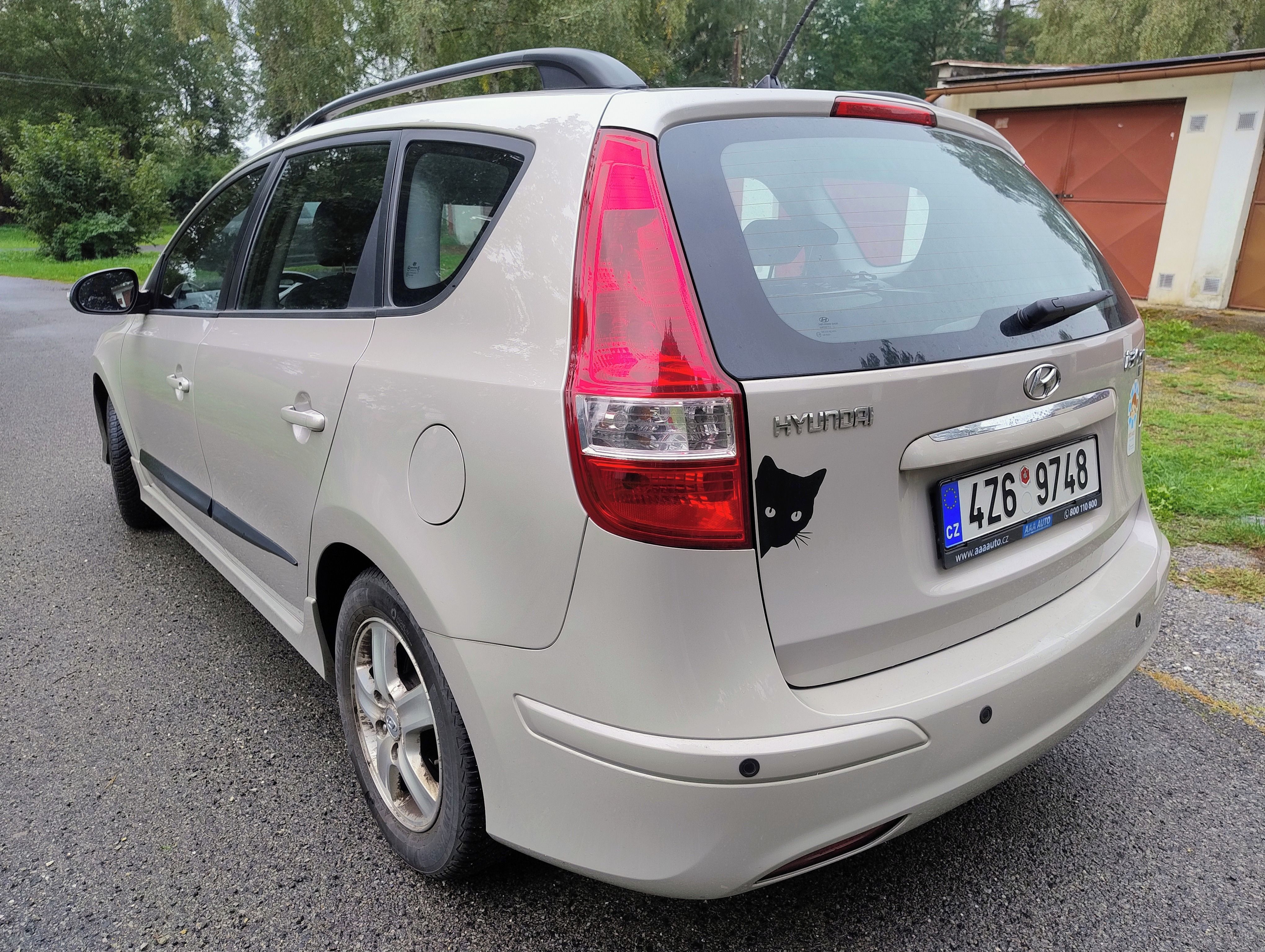 Hyundai i30, Krásný stav / Nájezd 67300 km - fotka 5