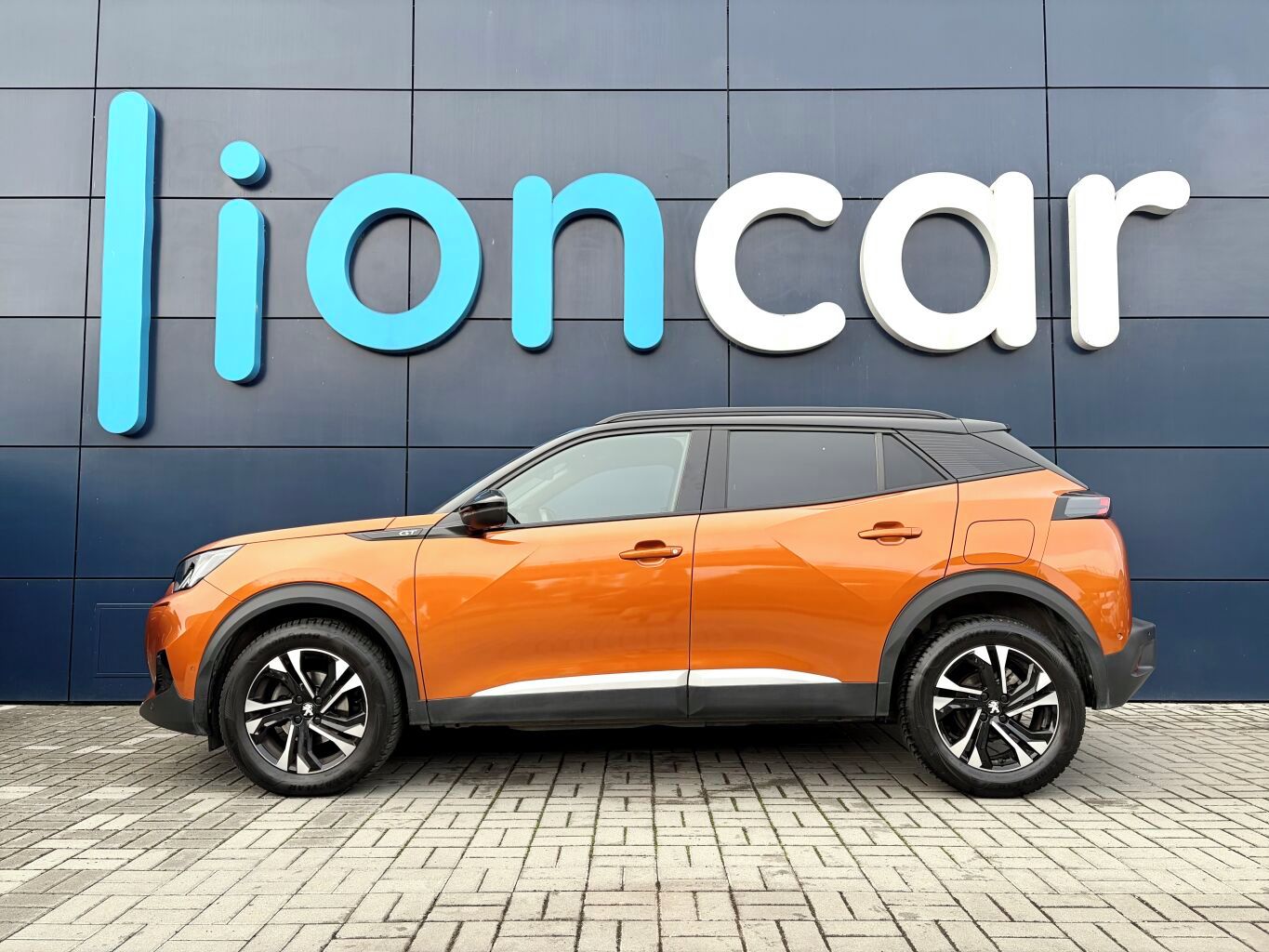 Peugeot 2008, GT, 130 koní, Automat, GRIP - fotka 4