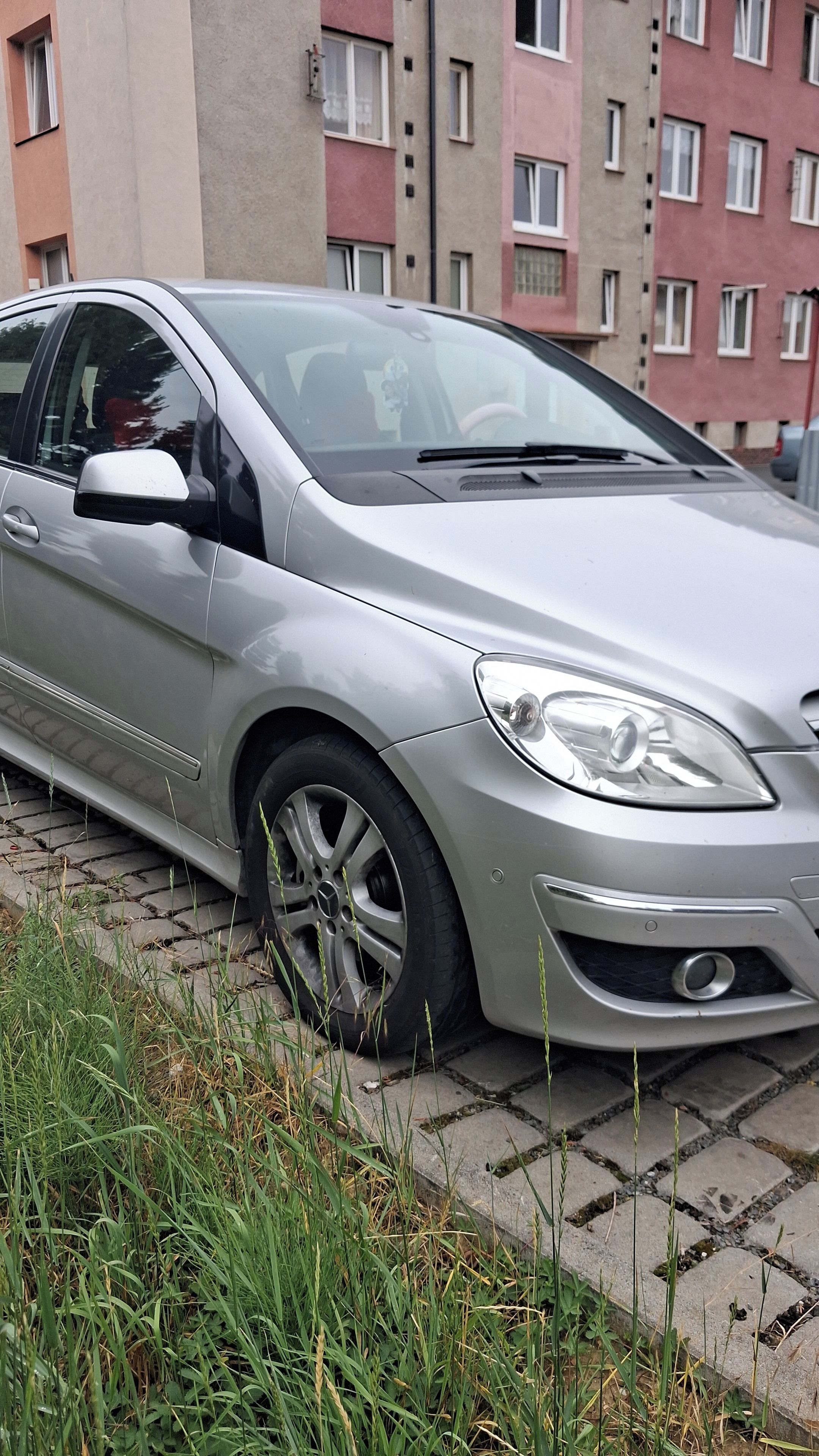 Mercedes-Benz Třídy B, Motor 2.0 80 kw automat - fotka 5