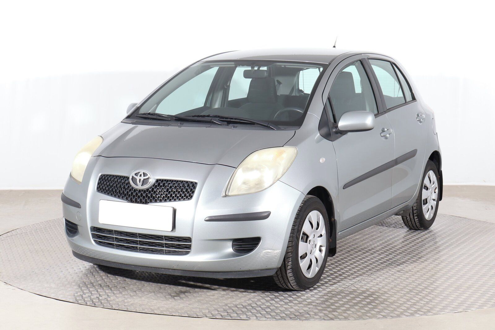 Toyota Yaris, 1.3 VVT-i, Automat - fotka 2