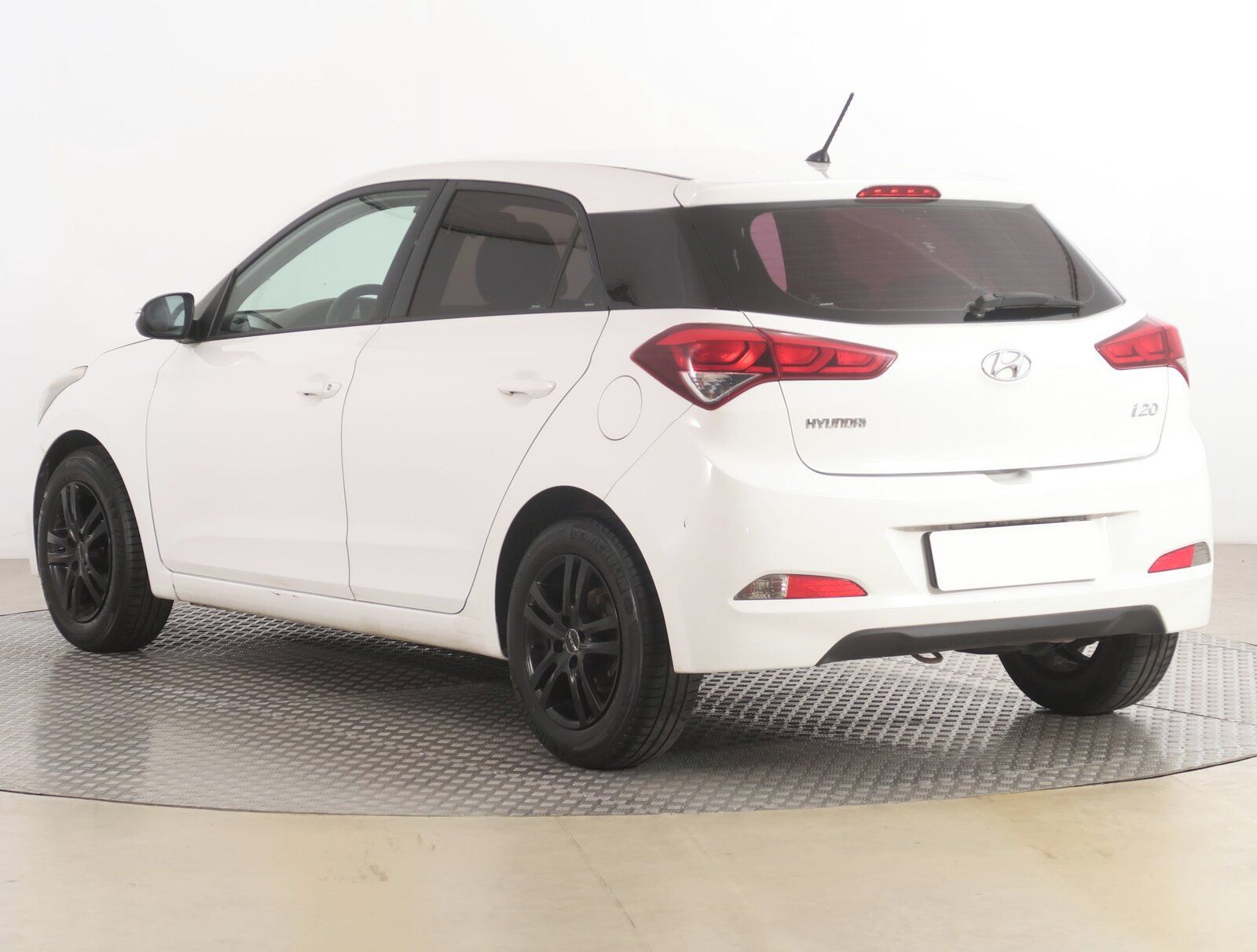 Hyundai i20, 1.2, Serv.kniha - fotka 4