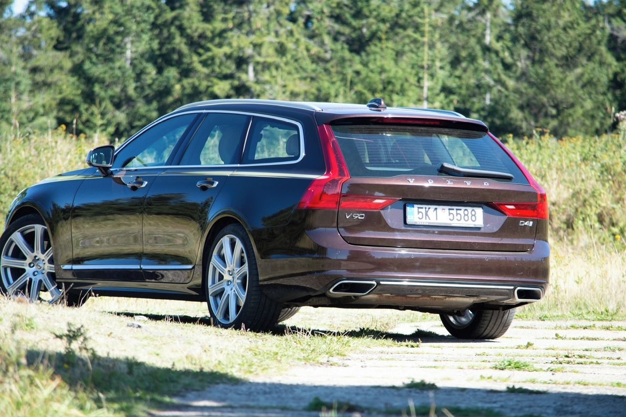 Volvo V90, D4 Inscription, model 2020,TOP - fotka 4