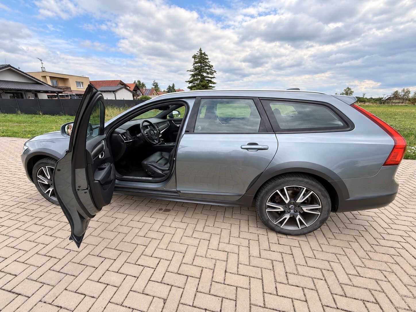 Volvo V90, CC, 4x4, servis Volvo, DPH! - fotka 6