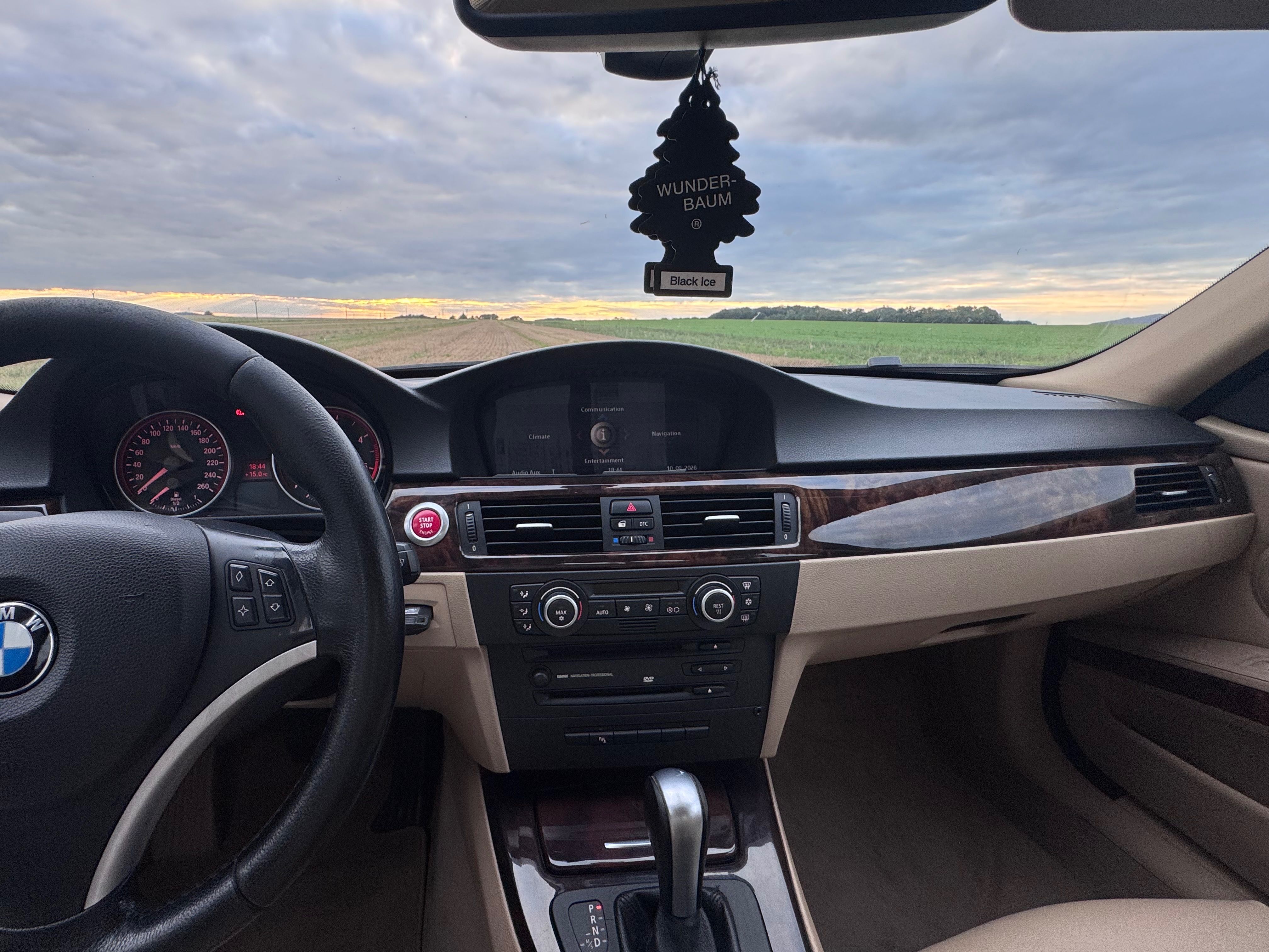 BMW Řada 3, 330d - fotka 6