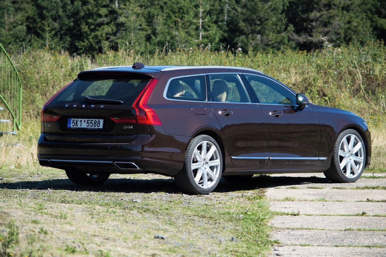 Volvo V90, D4 Inscription, model 2020,TOP - fotka 5