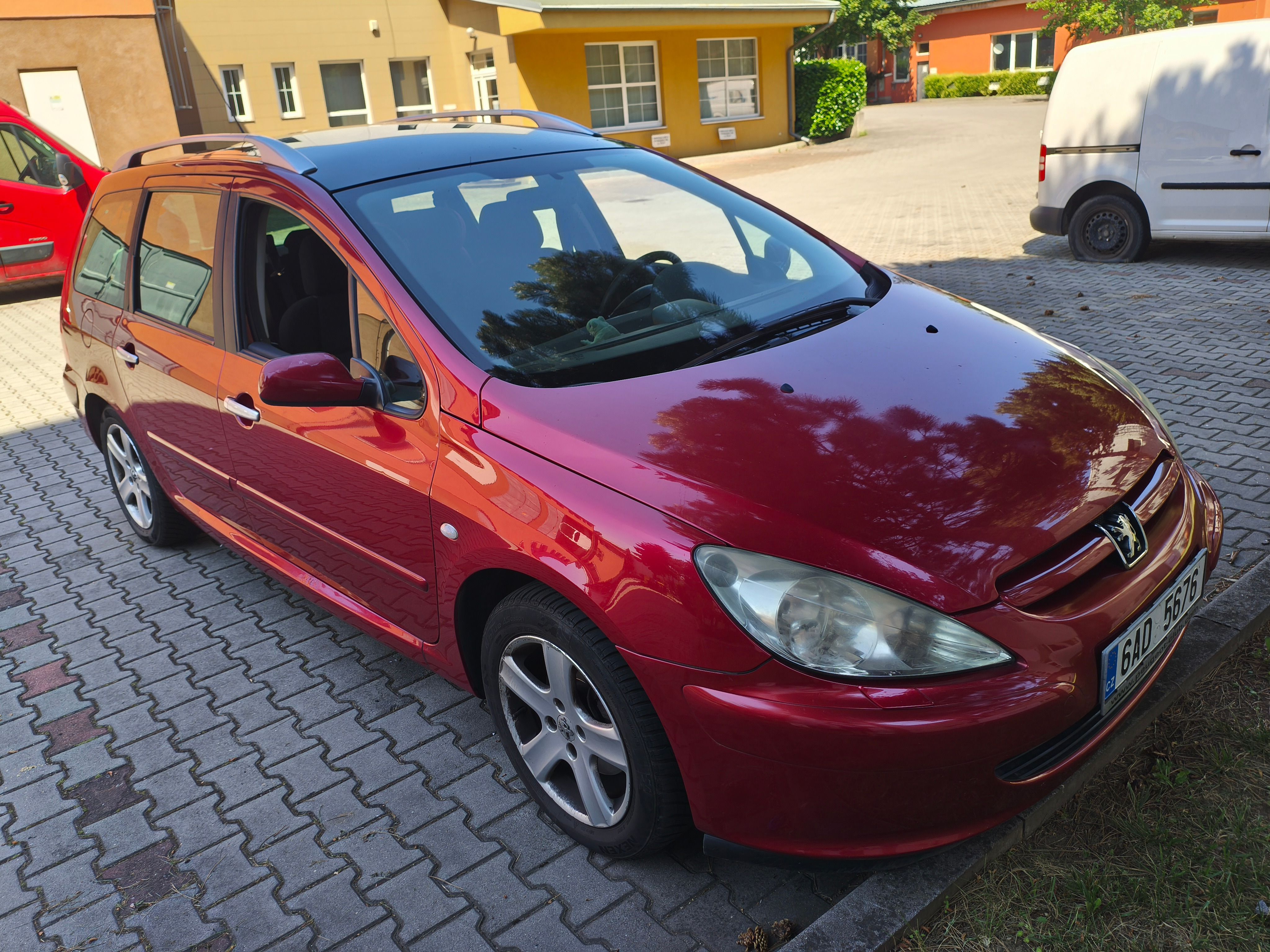 Peugeot 307, SW Panorama 7 míst - fotka 3