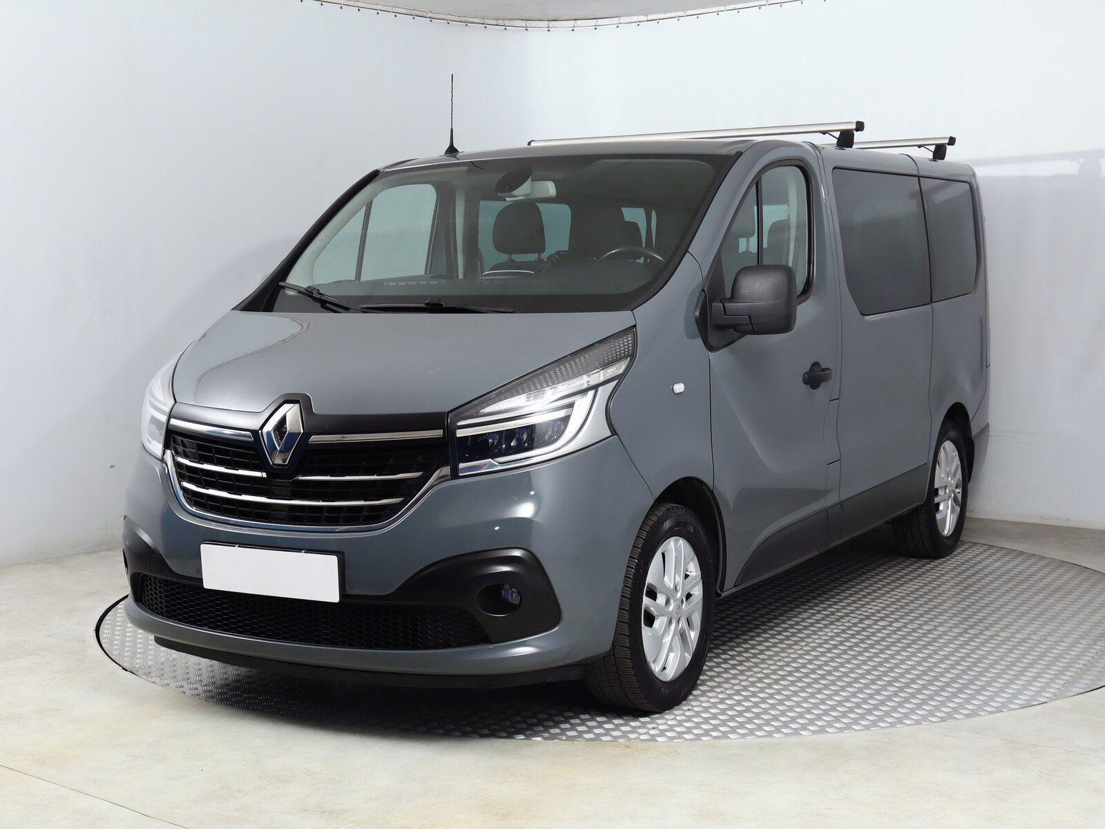 Renault Trafic, 2.0 dCi, Passenger, 9 míst - fotka 2