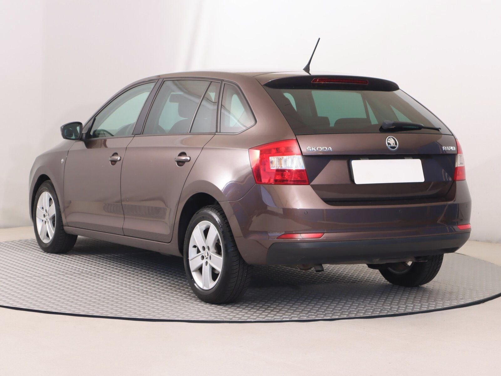 Škoda Rapid, 1.2 TSI, Spaceback - fotka 4