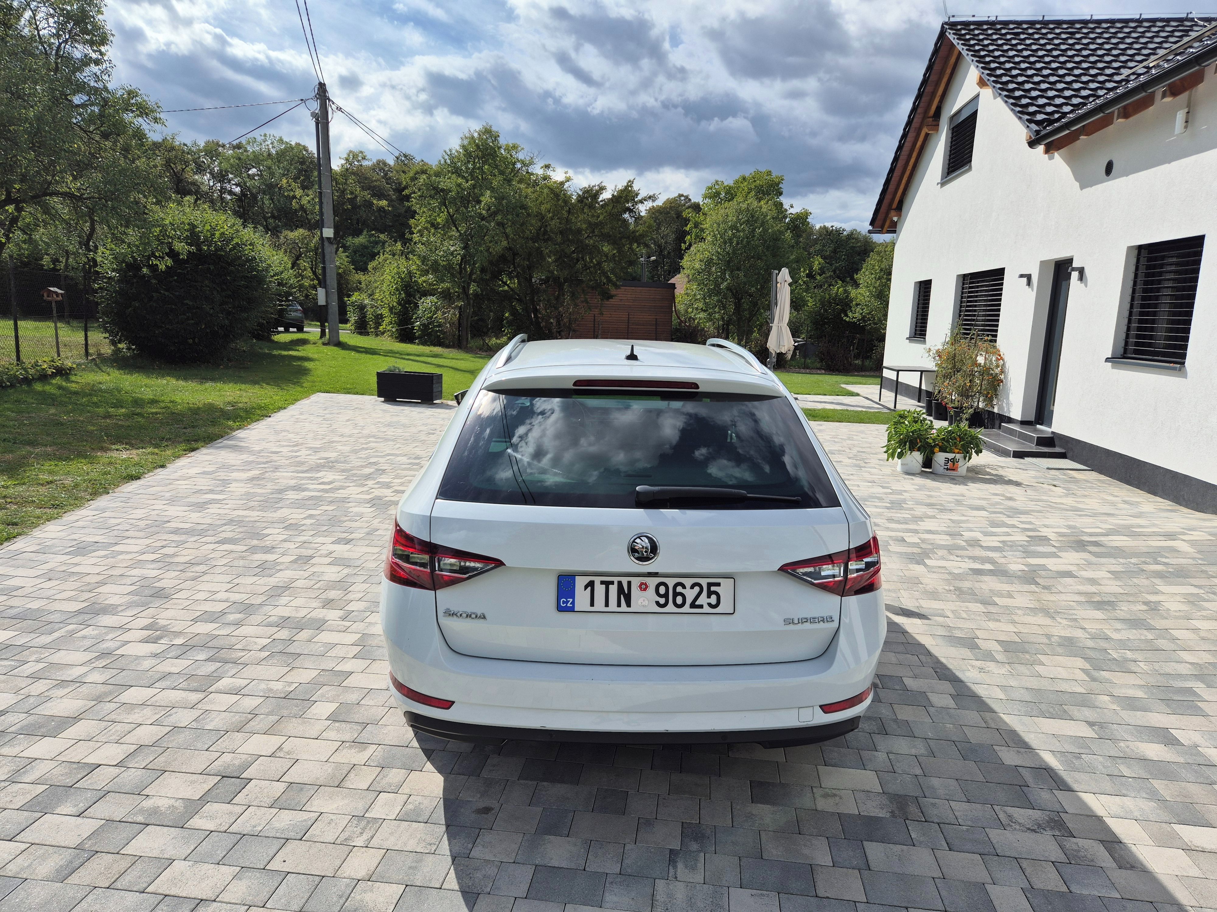 Škoda Superb - fotka 6